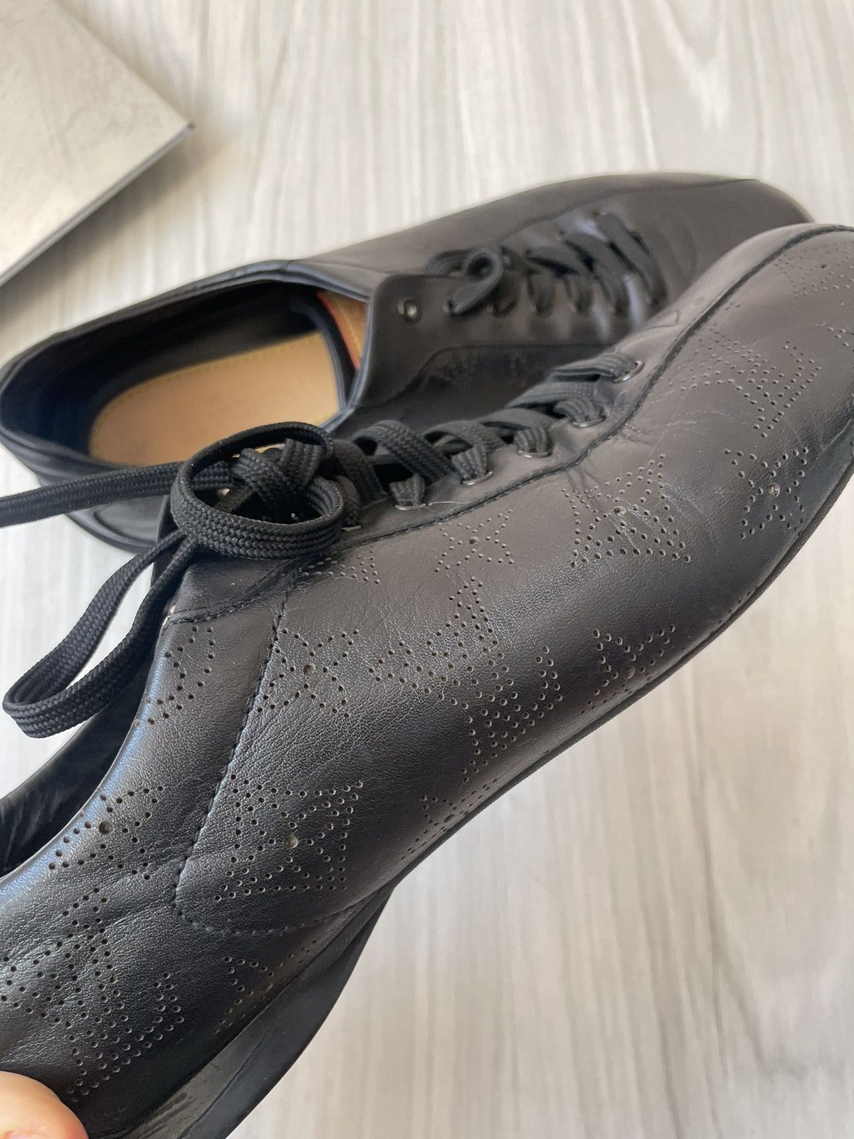 Louis Vuitton Louis Vuitton low top sneakers Size US 8.5 / IT 38.5 - 15 Thumbnail