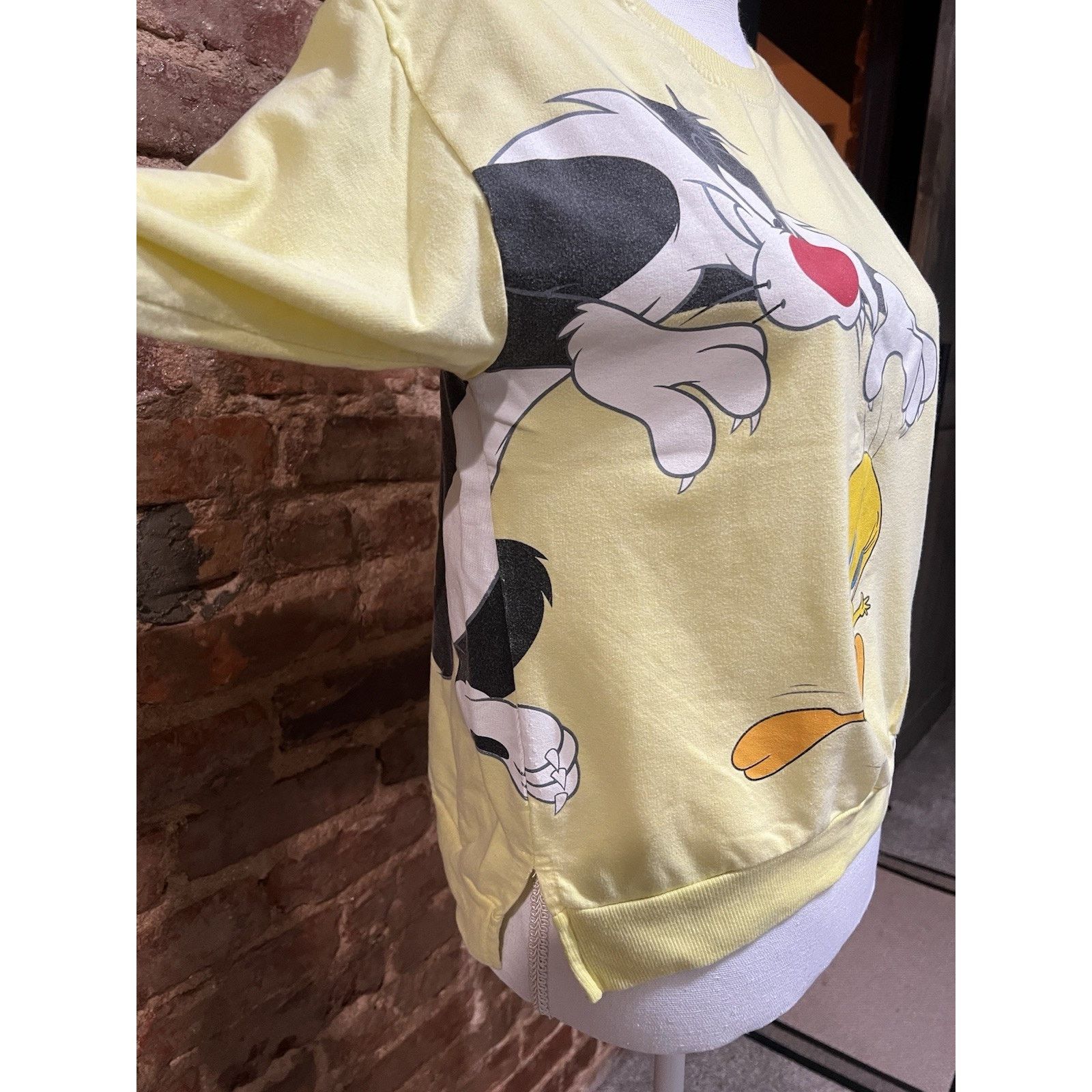 & Other Stories Looney Tunes Juniors Sz S Sylvester Tweedy Yellow Sweatshirt Size S / US 4 / IT 40 - 3 Thumbnail
