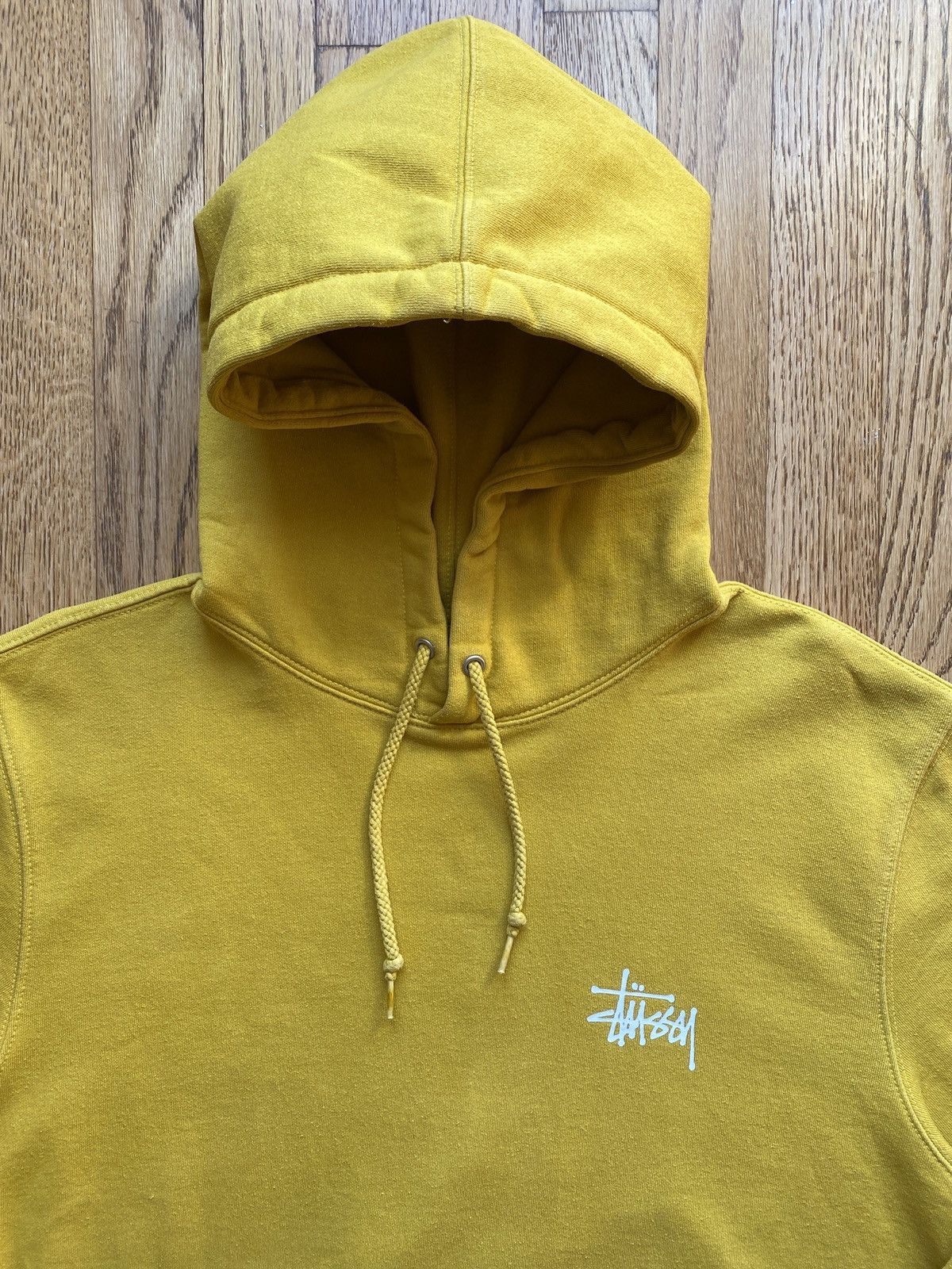 Stussy Stussy Yellow Basic Logo Hoodie Sz M Size US M / EU 48-50 / 2 - 5 Thumbnail