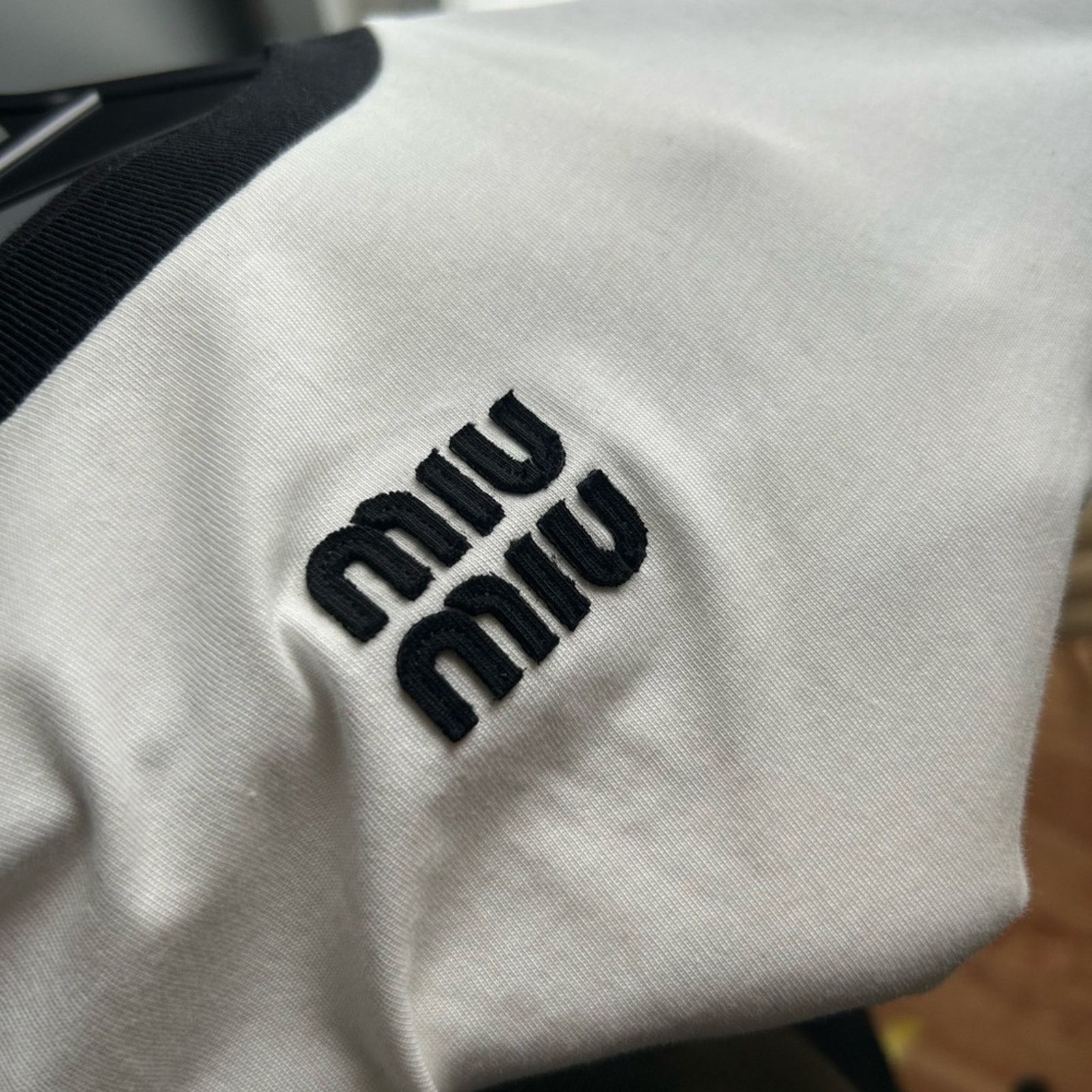 Miu Miu Miu Miu Black and White Logo Patch Long Sleeve T shirt Size L / US 10 / IT 46 - 4 Thumbnail