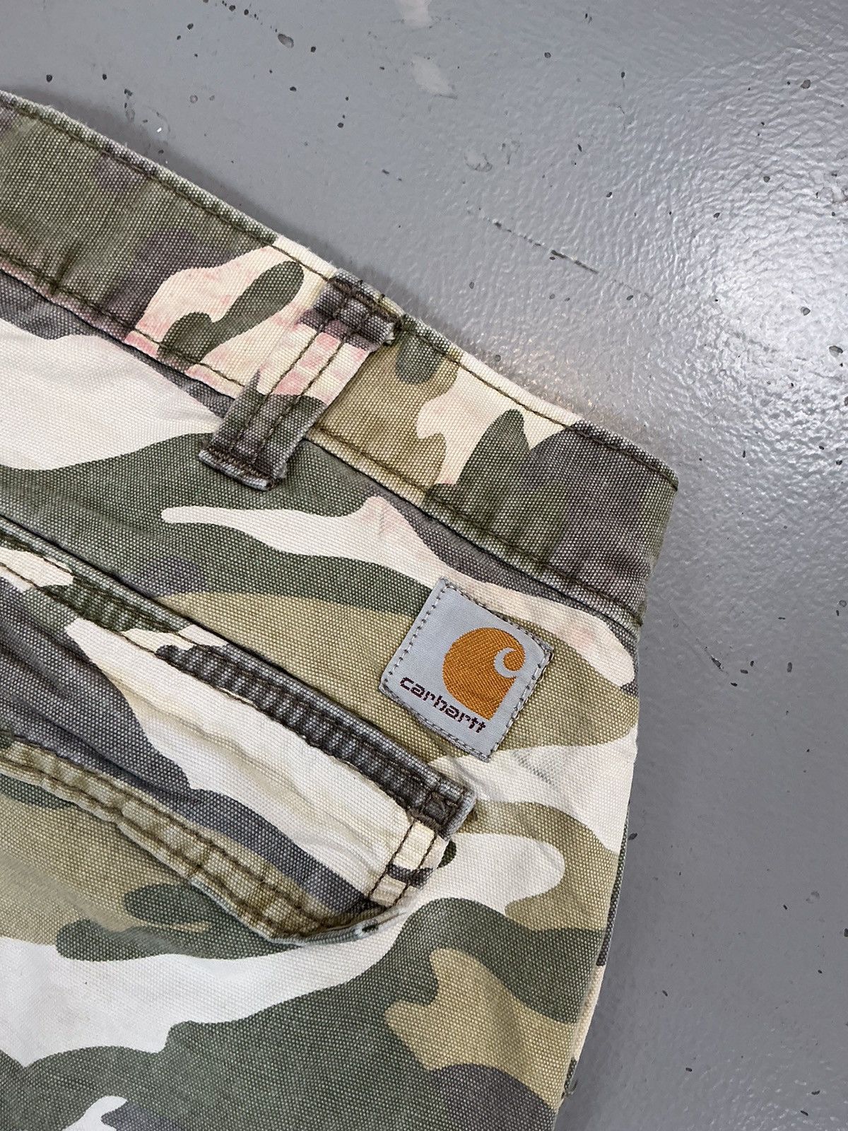 Carhartt × Vintage Rare vintage Carhartt camo cargo short Size US 32 / EU 48 - 7 Thumbnail