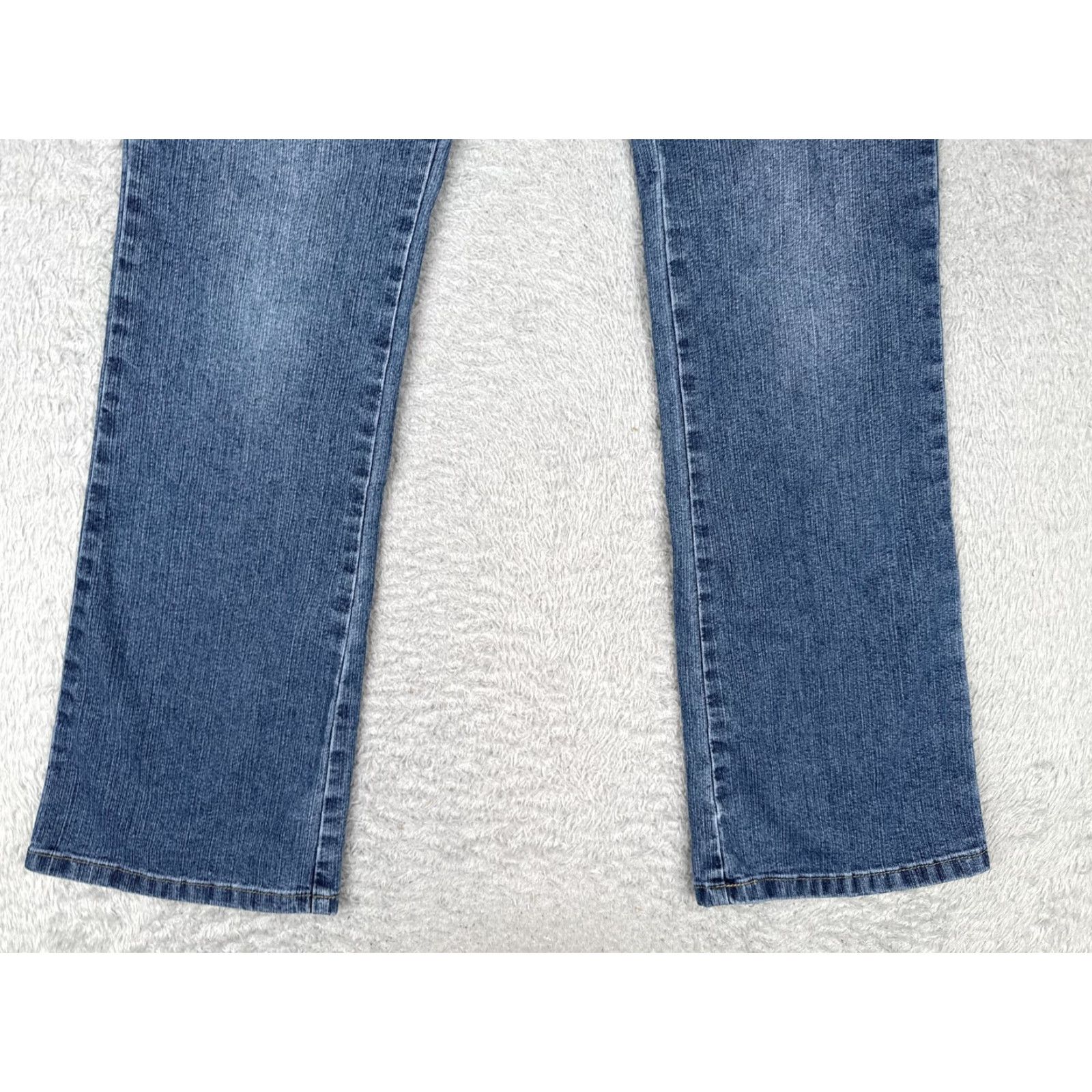 Vintage No Boundaries Jeans Womens Bootcut Jeans Juniors Size 3 Medium Wash Blue 28x31 Low Rise 5-Pocket Denim Stretch Size 26" / US 2 / IT 38 - 2 Thumbnail