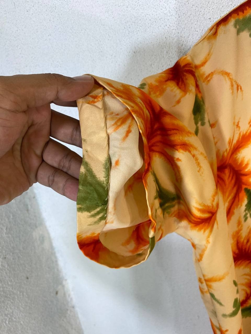Vintage vintage 60s/70s polyester hawaiian shirt nice design Size US L / EU 52-54 / 3 - 6 Thumbnail