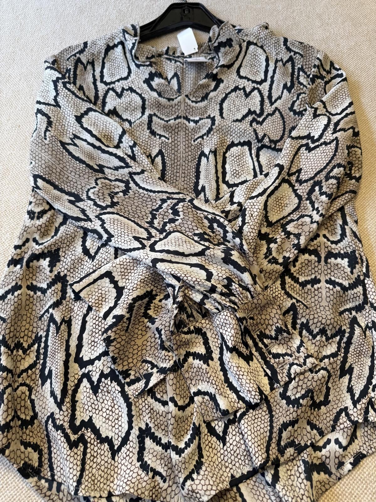Other Cabi Women's Snake Print Blouse Size S Size S / US 4 / IT 40 - 1 Thumbnail