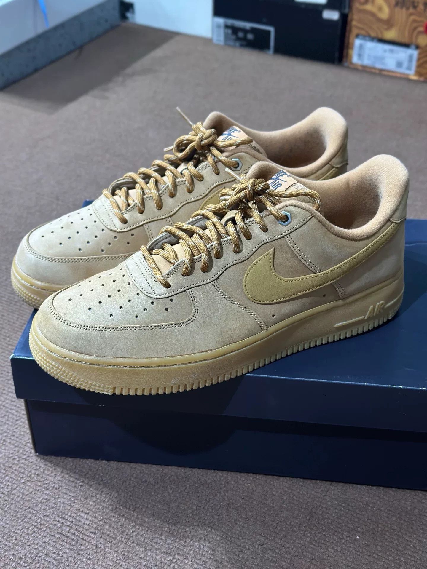 Nike Nike Lowtop Sneakers 44.5 Men Size US 11 / EU 44 - 1 Thumbnail