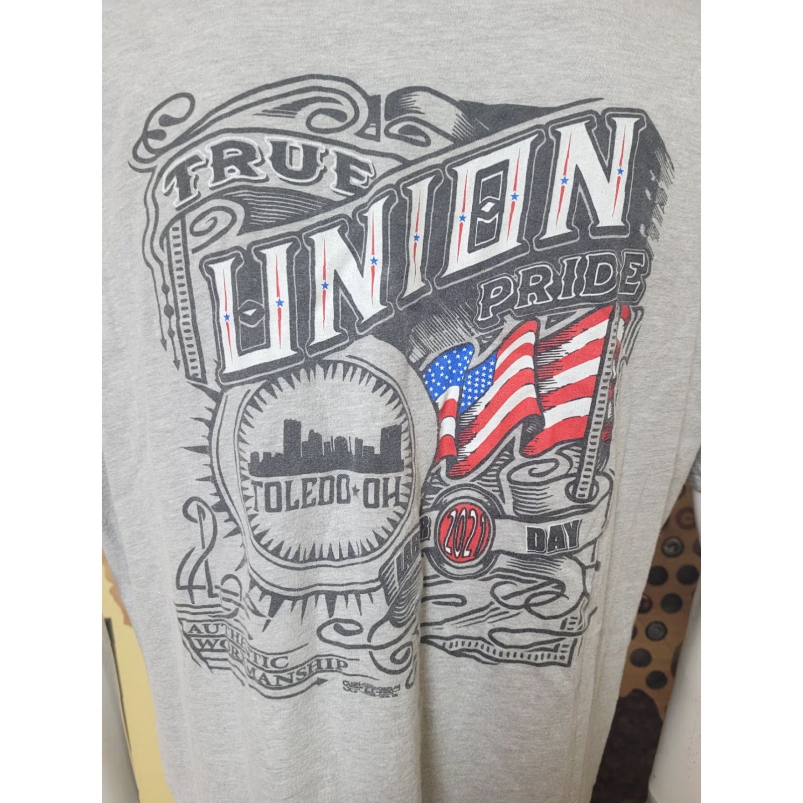 Vintage UAW Local 2213 Toledo OH T Shirt XL United Autoworkers Union Gray Royal Apparel Men Crew Neck Short Sleeve Graphic Tee Vintage-like Style Size US XL / EU 56 / 4 - 4 Thumbnail