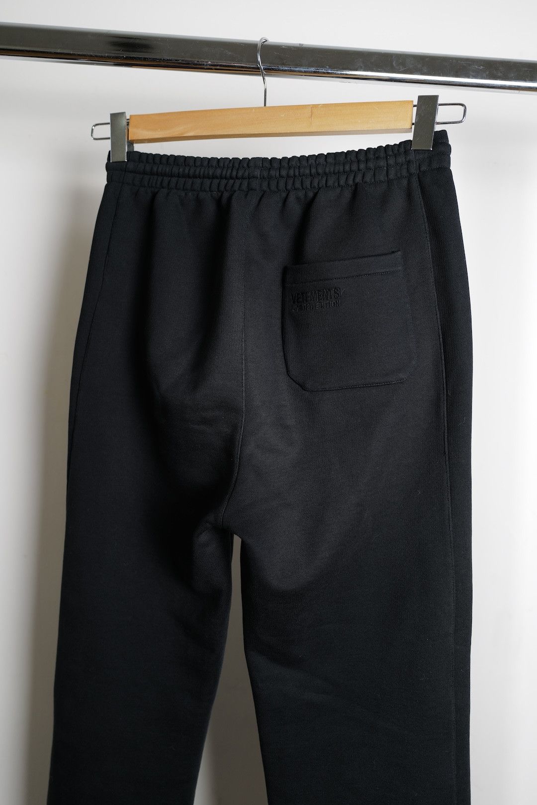 Vetements JERSEY TRACKPANTS Size US 30 / EU 46 - 10 Thumbnail