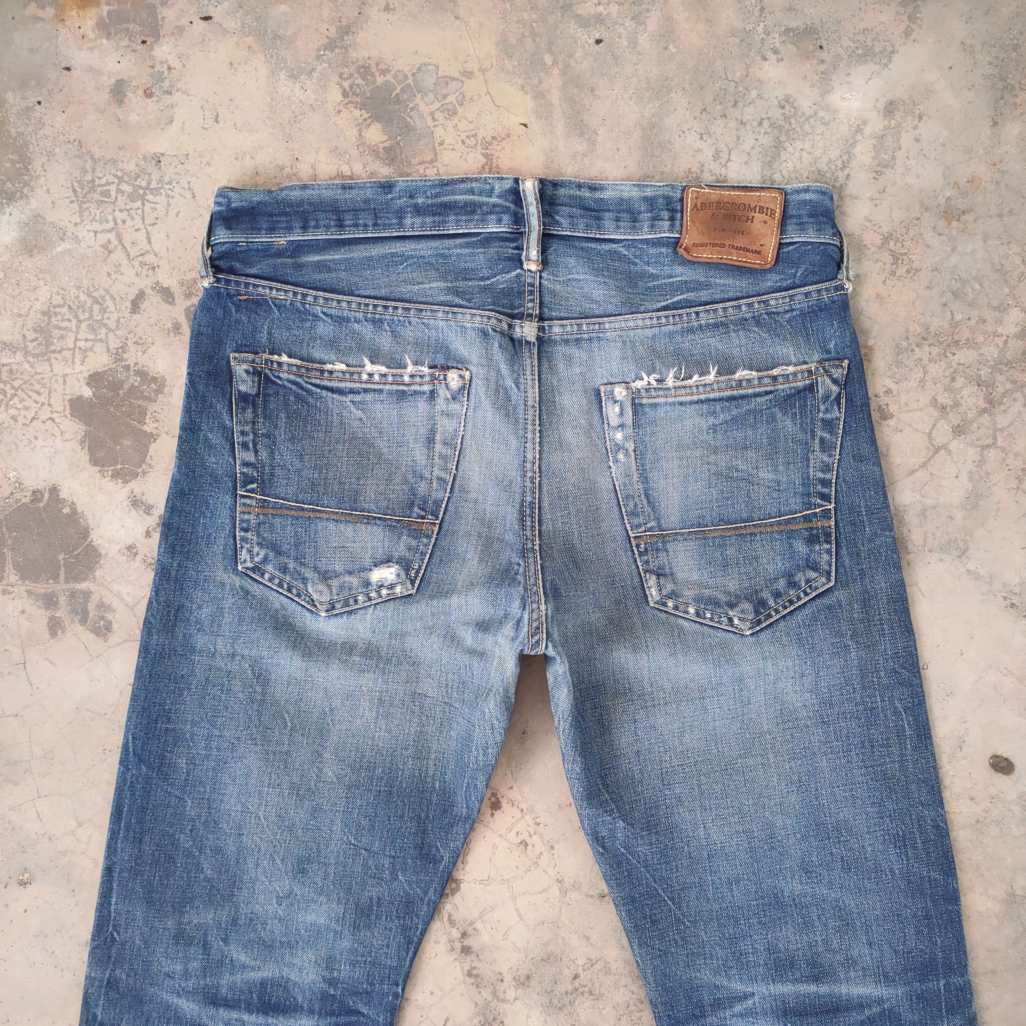 Abercrombie & Fitch VINTAGE ABERCROMBIE SELVEDGE DISTRESSED FADED JEANS PANTS Size US 33 - 11 Thumbnail