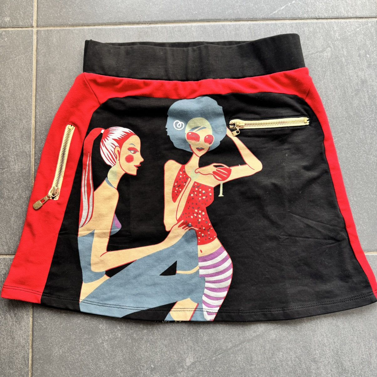 Custo Barcelona × Vintage Custo Barcelona Vintage Y2K Lady Printed Mini Skirt Size 27" / US 4 / IT 40 - 1 Thumbnail