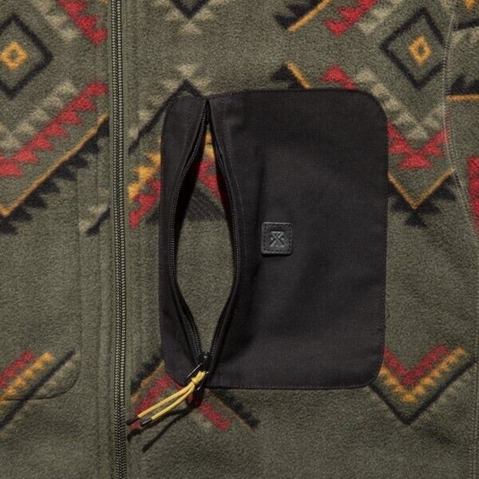 Roark Roark Fleece L Green Manawa Tapu Maori Tribal Full Zip Aztec Size US L / EU 52-54 / 3 - 10 Thumbnail