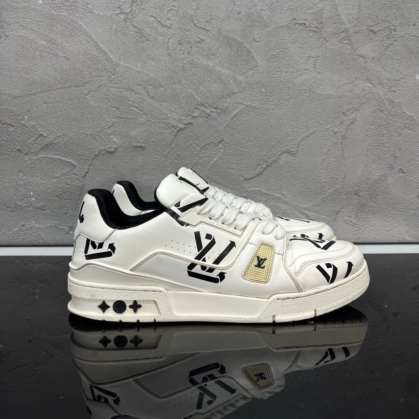 Louis Vuitton LV Trainer B/W AOP UK7/41 98 New Light Use Size US 7 / EU 40 - 3 Thumbnail