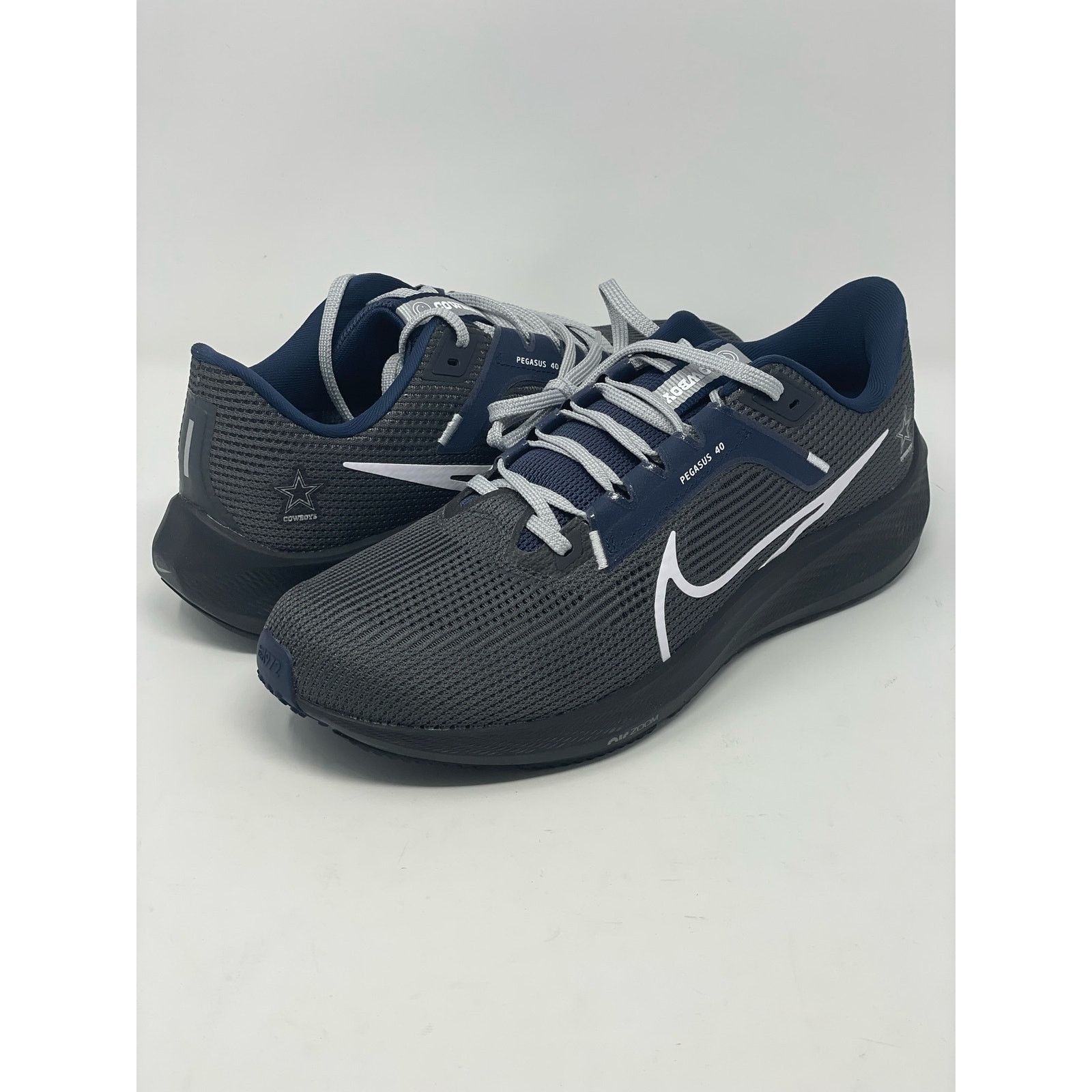 Nike Nike Air Zoom Pegasus 40 Dallas Cowboys NFL Mens Size 11 Size US 11 / EU 44 - 4 Thumbnail