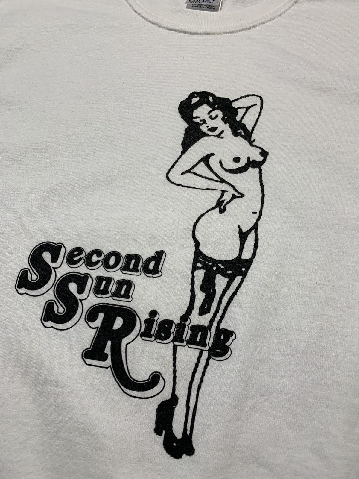 Vintage 🔥 Naked Babe Boobs Second Sun Rising Sexy Girl T-Shirt Size US S / EU 44-46 / 1 - 4 Thumbnail