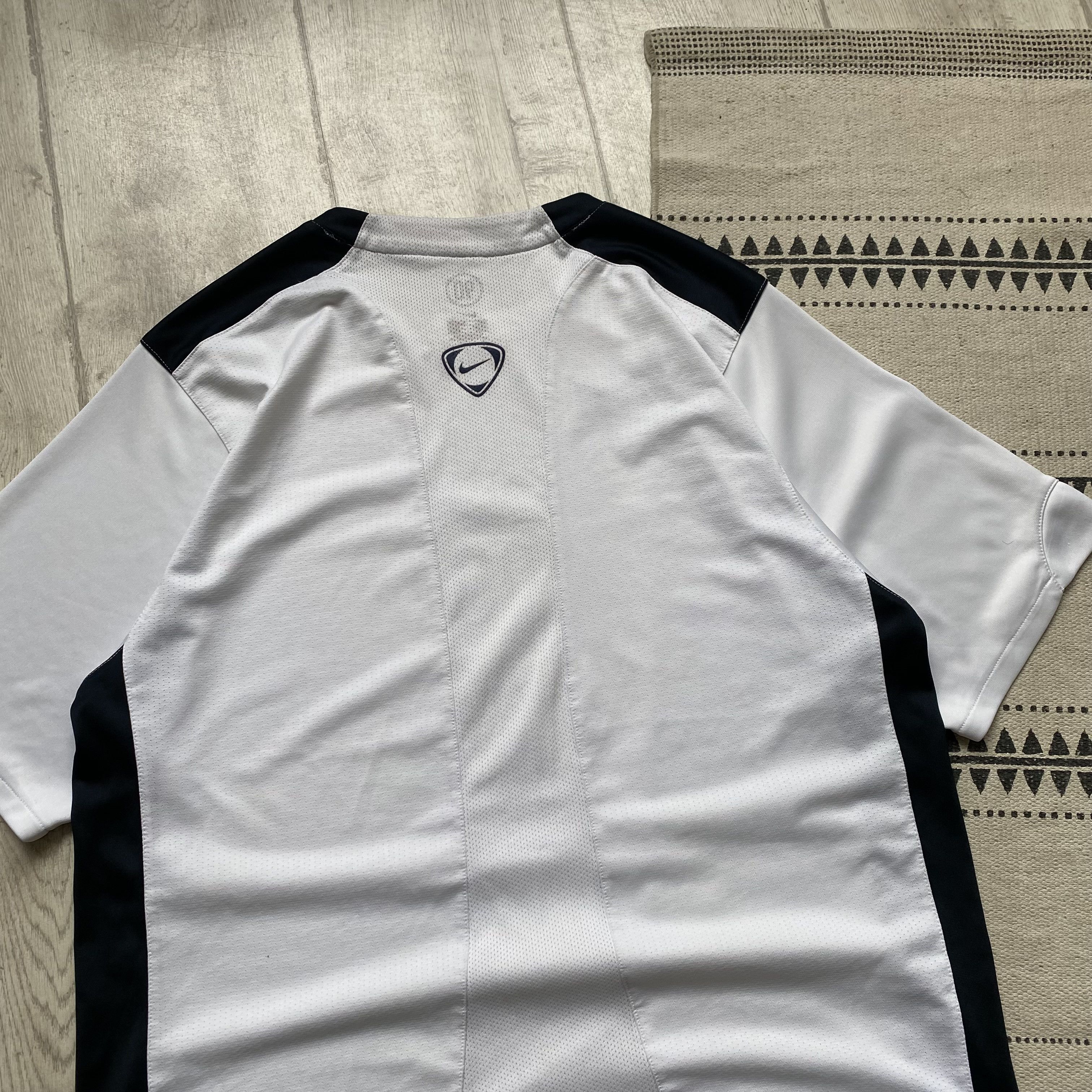 Nike DRILL Vintage Nike T90 tee Jersey Tn Shox Style Size US L / EU 52-54 / 3 - 9 Thumbnail