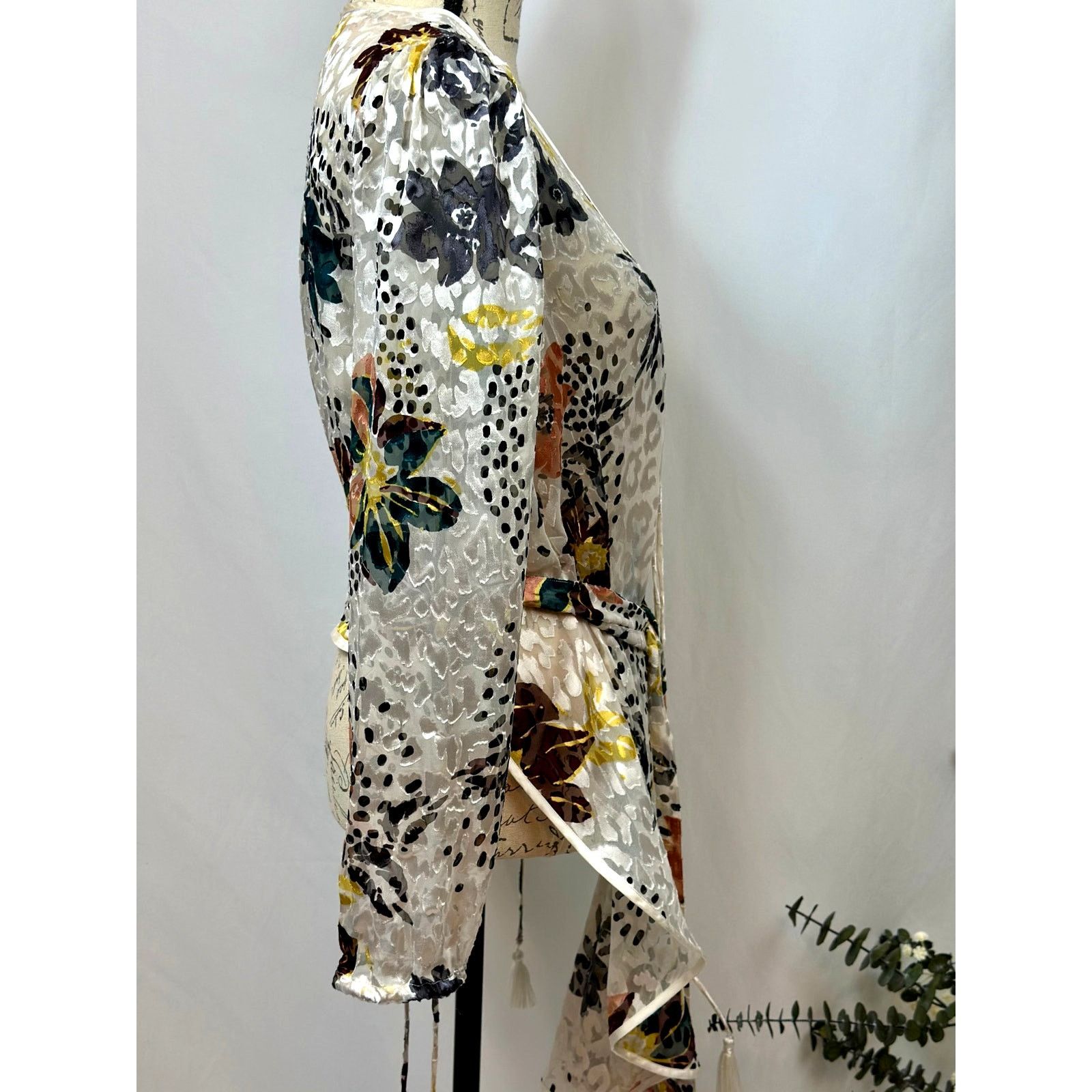 Free People Free People Floral Print Cropped Silk Burnout Kimono XS Size XS / US 0-2 / IT 36-38 - 11 Thumbnail