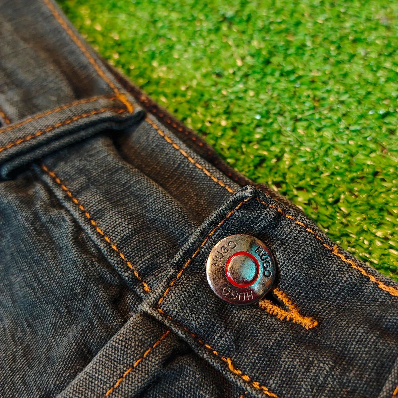 Hugo Boss Vintage Hugo Boss Jeans Mens 32 Blue straight button fly Size US 32 / EU 48 - 6 Thumbnail
