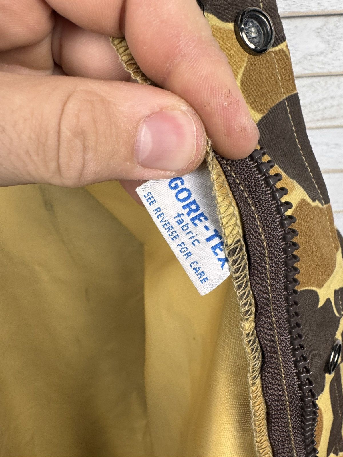 Vintage Vintage GORE-TEX Waterproof Camouflage Jacket Brown Beige Size US L / EU 52-54 / 3 - 16 Thumbnail