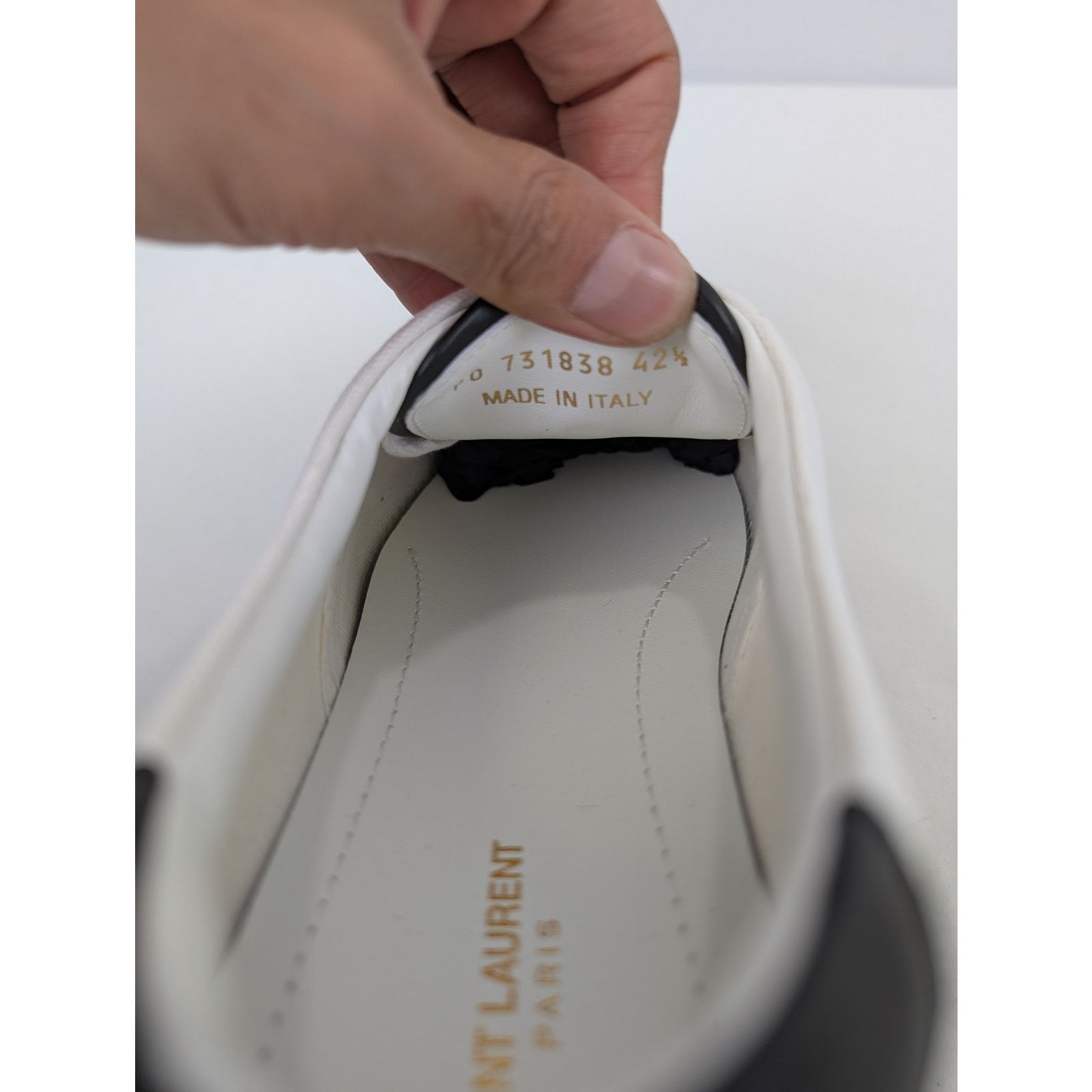 Saint Laurent Paris o1rshd1 Club Low top Sneakers in Off/White Size US 9.5 / EU 42-43 - 17 Thumbnail