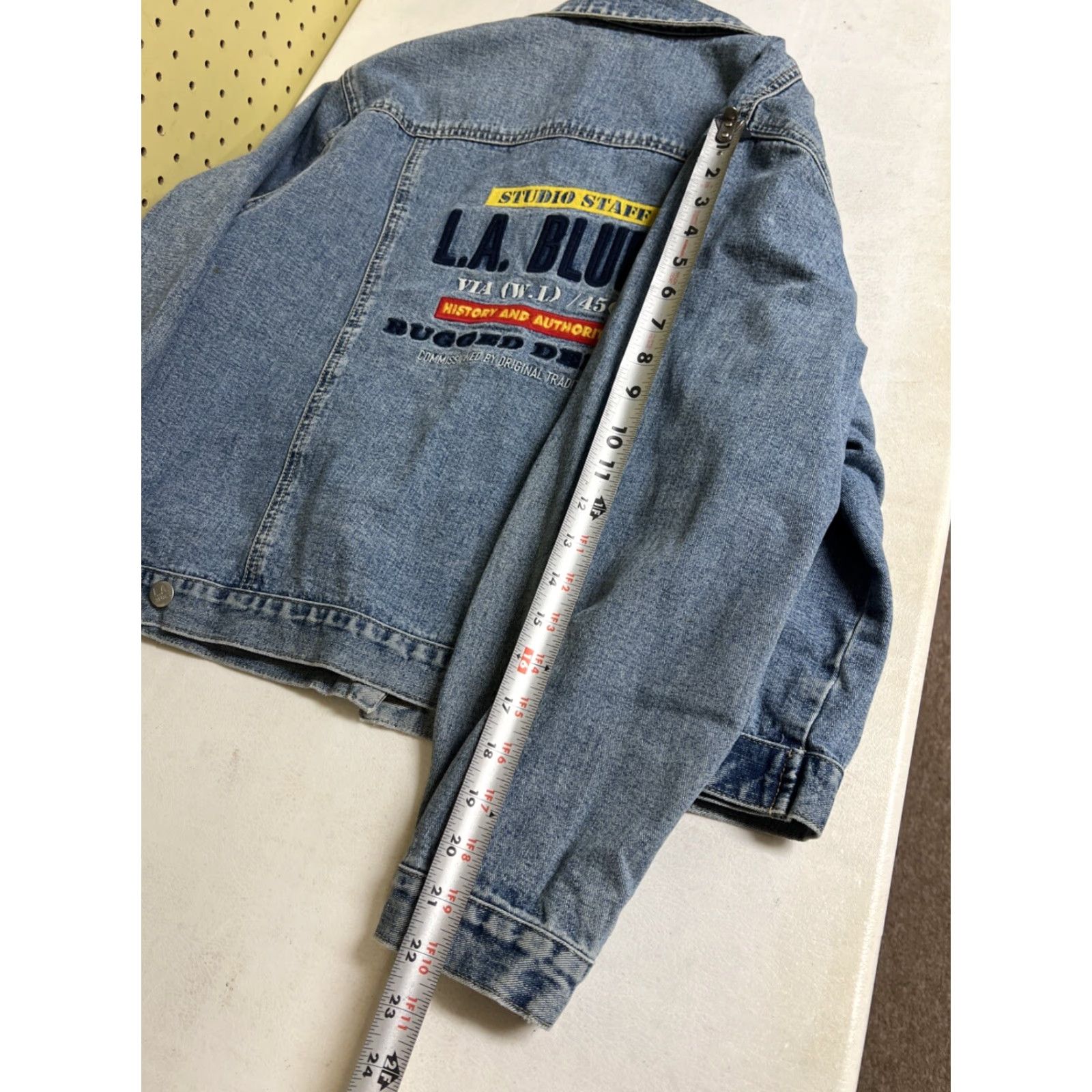 Vintage VINTAGE L.A. Blues Denim Jean Jacket Studio Staff Embroidered Women M Light Blue Grunge Jacket Size 32" / US 10 / IT 46 - 4 Thumbnail