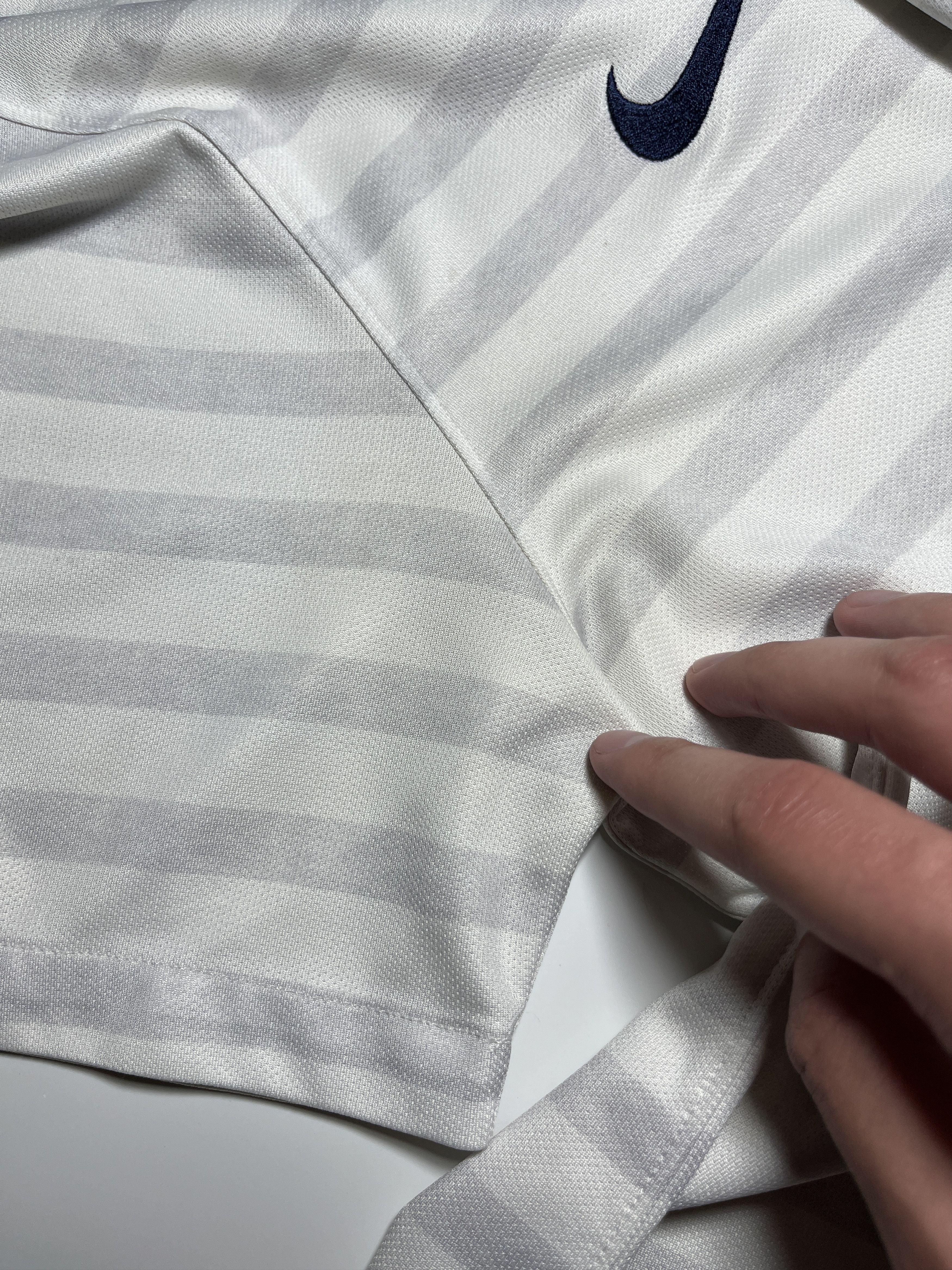 Nike Nike France National Team 2014-2015 Away Football Jersey Size US M / EU 48-50 / 2 - 16 Thumbnail