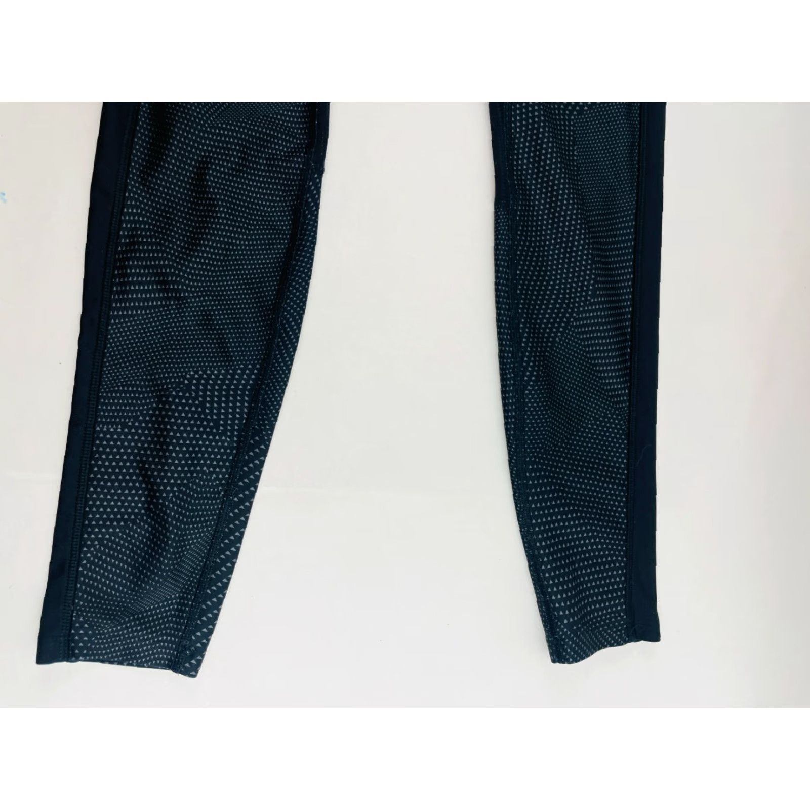 Under Armour Under Armour Legging Pants Women's S or XS Long Black Gray Zipped Pocket Sweatpants Size 28" / US 6 / IT 42 - 4 Thumbnail