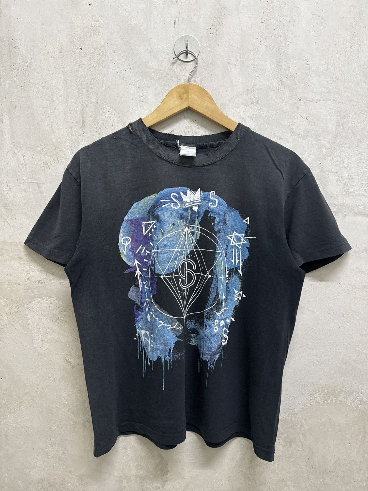Japanese Brand 2000s Faded Distressed Japanese Band T Shirt Size US M / EU 48-50 / 2 - 1 Thumbnail