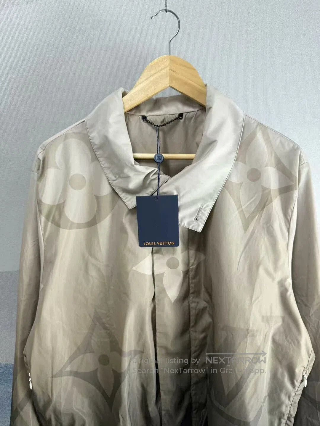 Louis Vuitton louis vuitton beige gradient windbreaker jacket. Size US L / EU 52-54 / 3 - 2 Thumbnail