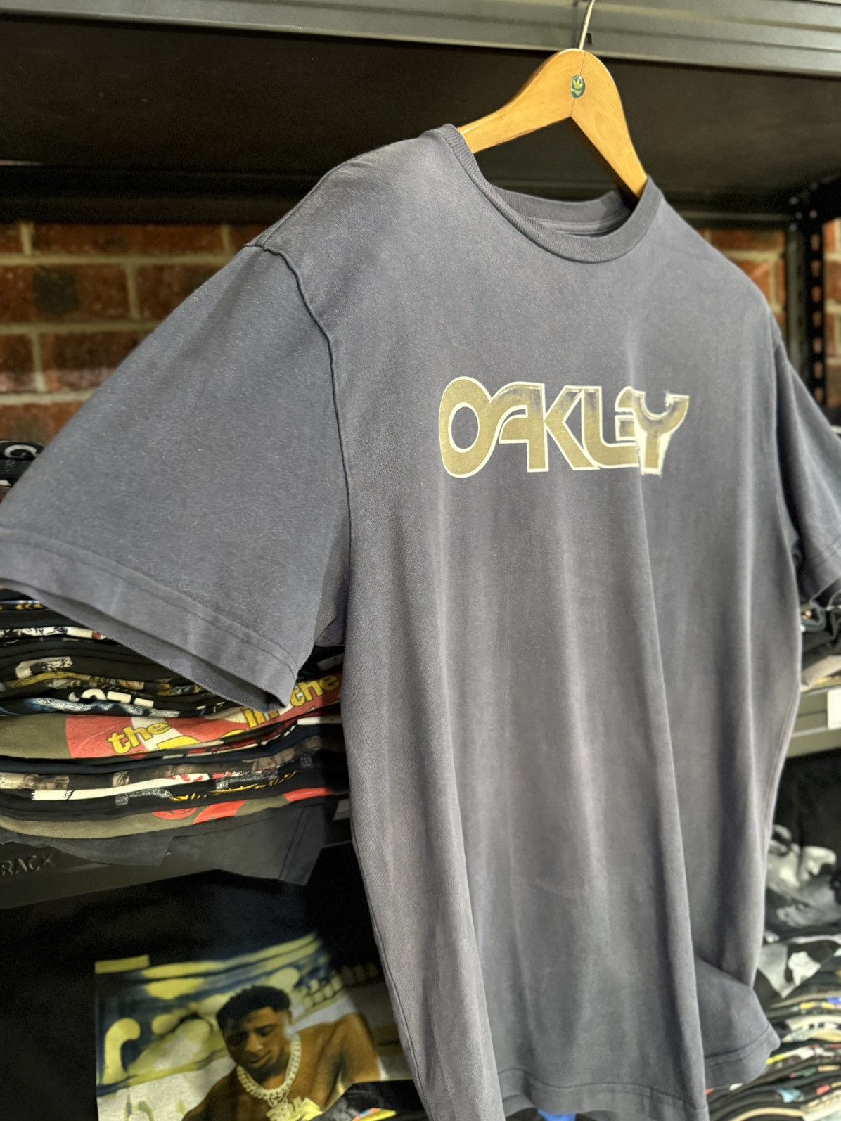 Oakley Thrashed Vintage Oakley Mark Sun Faded Tee Size US L / EU 52-54 / 3 - 7 Thumbnail