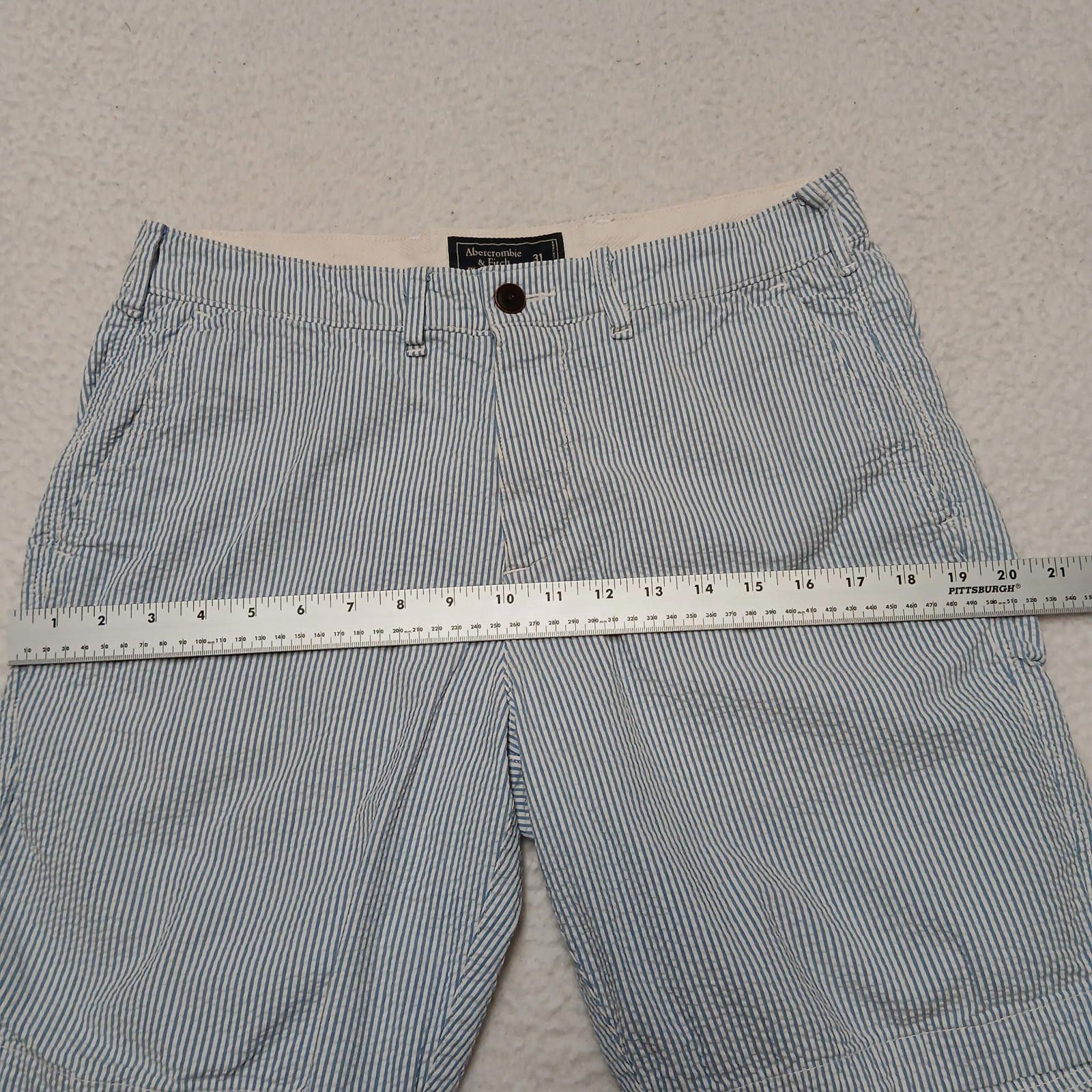 Abercrombie & Fitch Abercrombie & Fitch Men's Sz 31 Blue White Striped Shorts Size US 31 - 8 Thumbnail