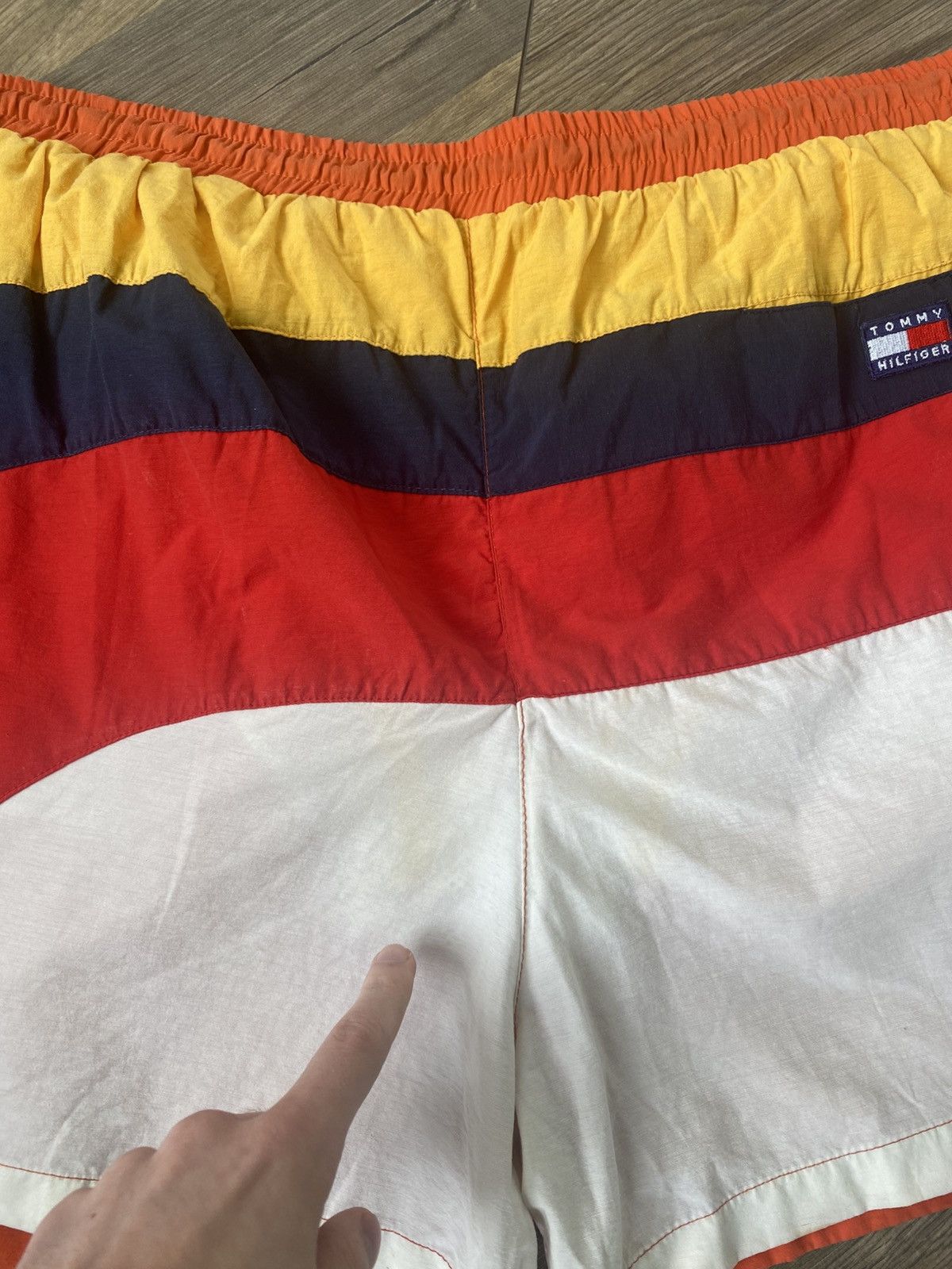 Tommy Hilfiger × Vintage Vintage 90s Tommy Hilfiger Nylon Shorts Size US 35 - 10 Thumbnail