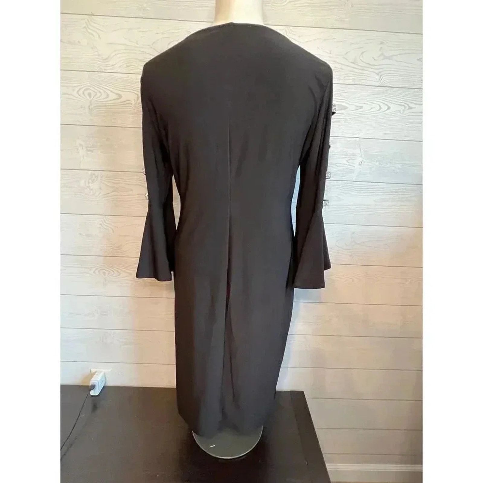 Other Tiana B. black cocktail dress /ladder sleeves Size medium Size M / US 6-8 / IT 42-44 - 3 Thumbnail