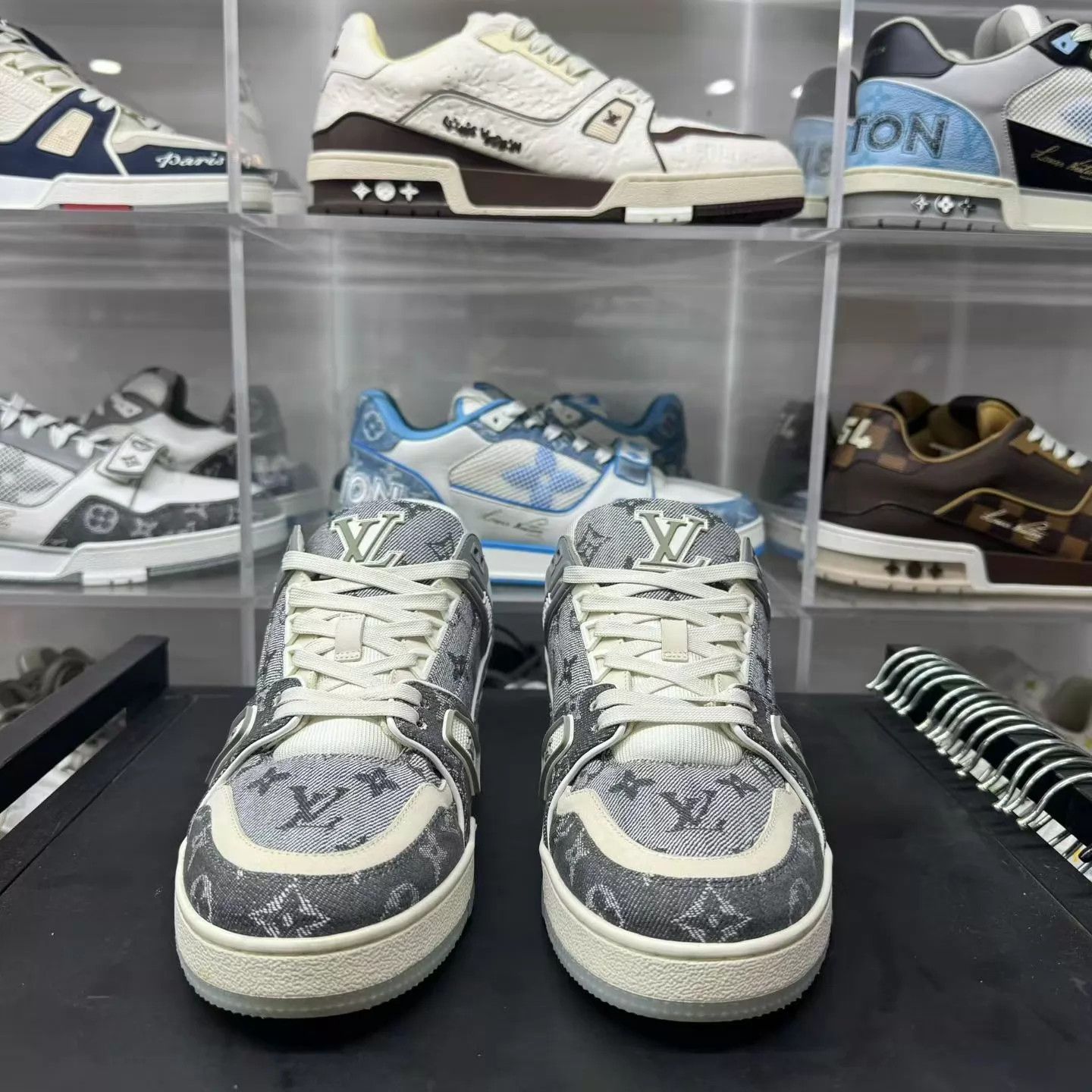 Louis Vuitton Lv Trainer Gray & White Denim 41.5 Near Mint Size US 8.5 / EU 41-42 - 5 Thumbnail