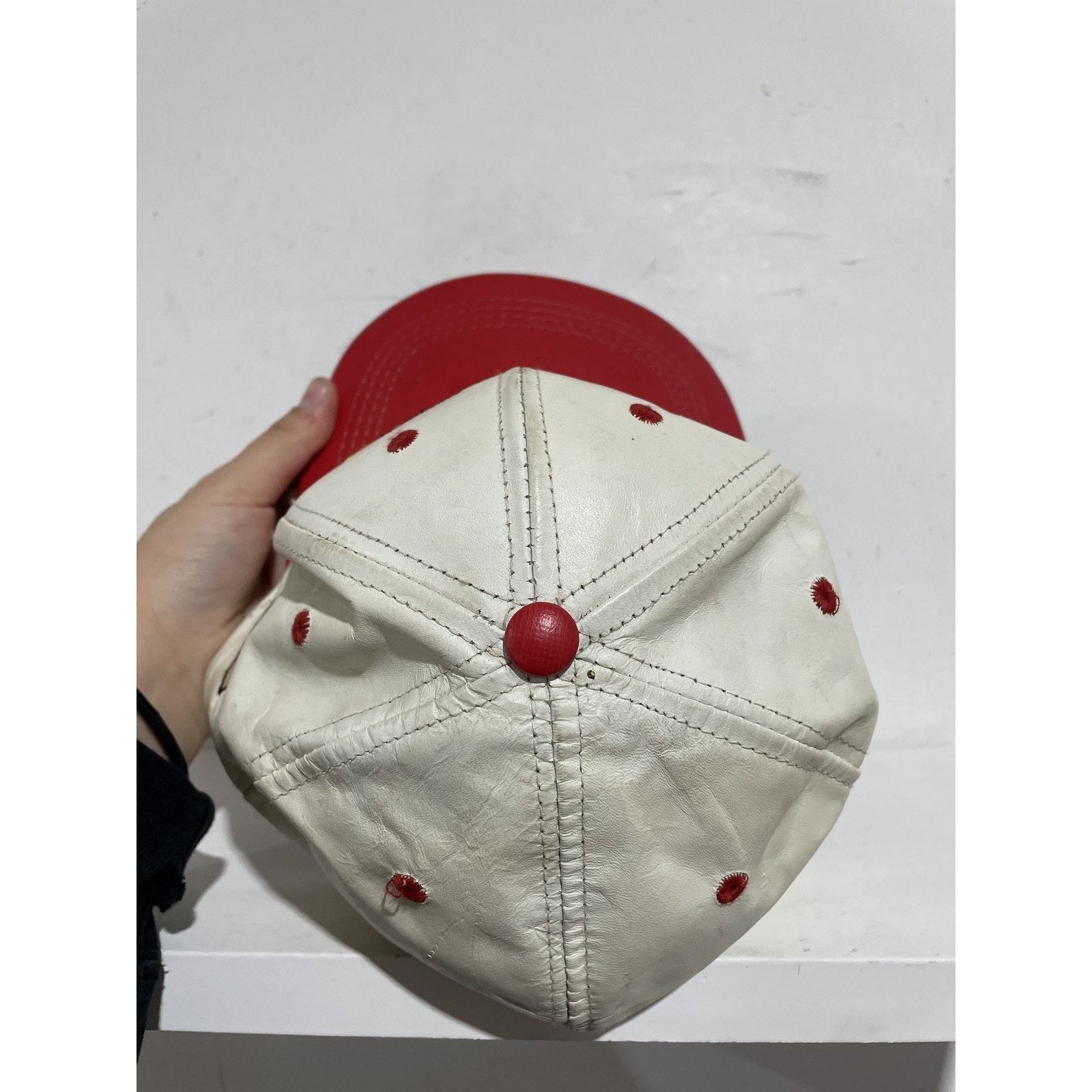 Other VINTAGE 90'S LEATHER KANSAS CITY CHIEFS SNAPBACK Size ONE SIZE - 7 Thumbnail