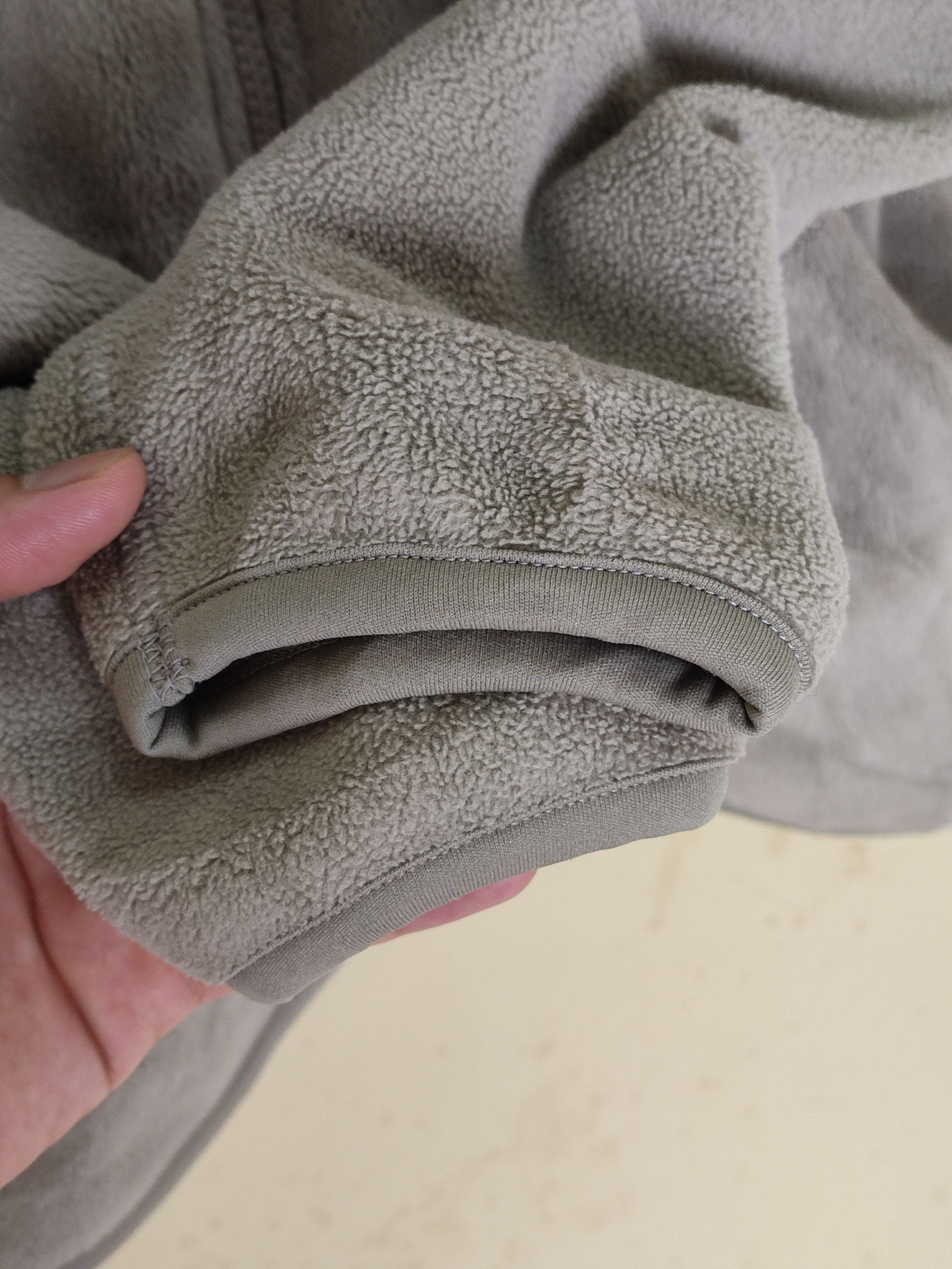 Uniqlo Uniqlo Fleece Zip Up Jackets Size US L / EU 52-54 / 3 - 8 Thumbnail
