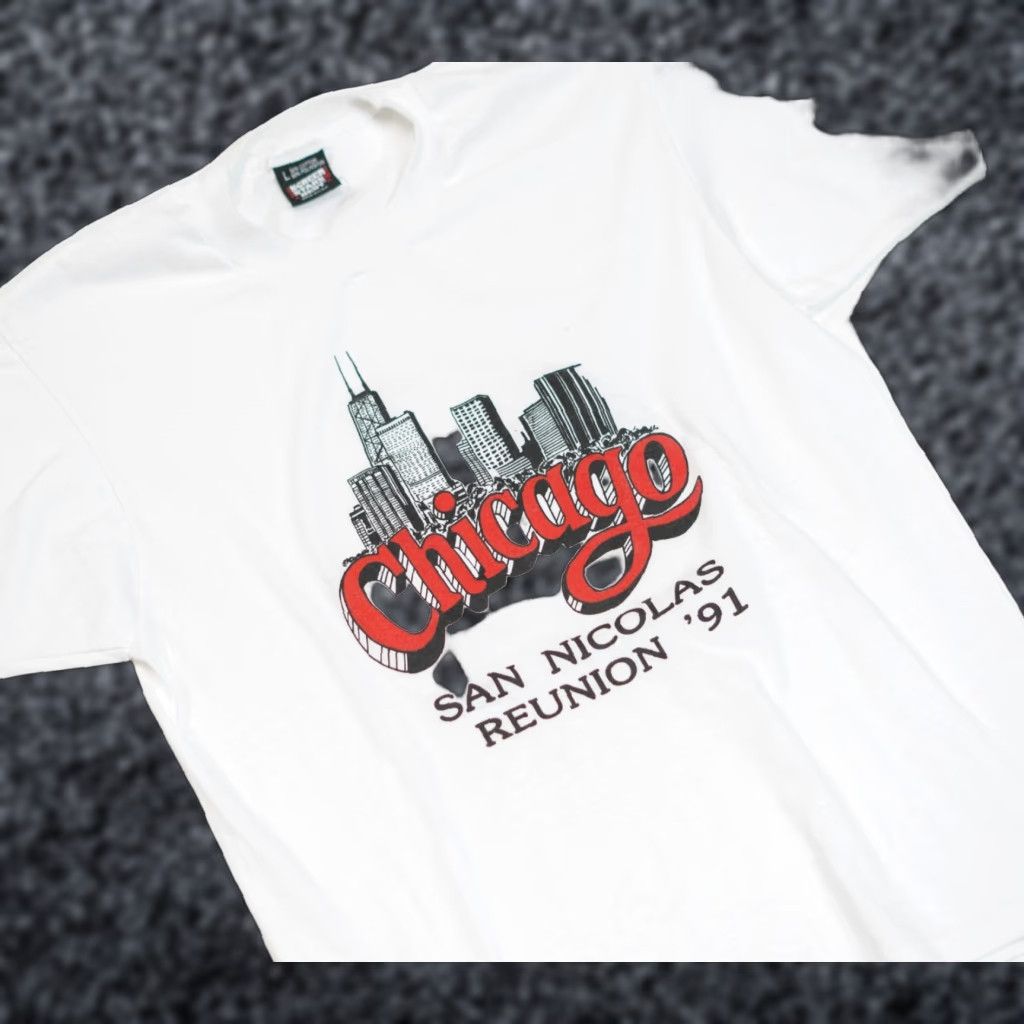 Vintage VINTAGE Chicago T Shirt Men's L Screen Stars Crew Neck White Cotton Graphic Print Band City USA 2000s 90s Size US L / EU 52-54 / 3 - 1 Thumbnail