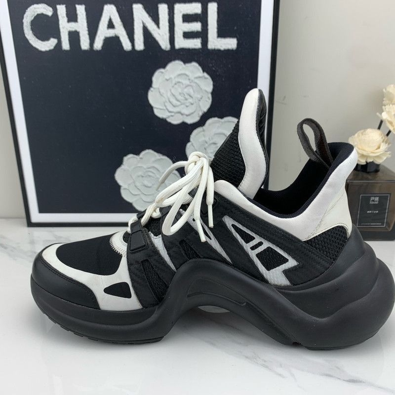 Louis Vuitton Louis Vuitton Black and White Sneakers - Size US 7.5 / EU 40-41 - 9 Thumbnail