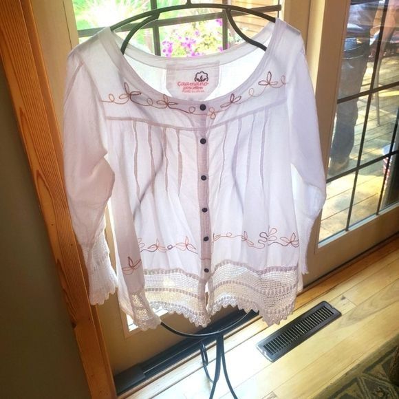 Designer Caamano White Crocheted L Slvs Botton Embroidered Made in Pe Size M / US 6-8 / IT 42-44 - 1 Thumbnail