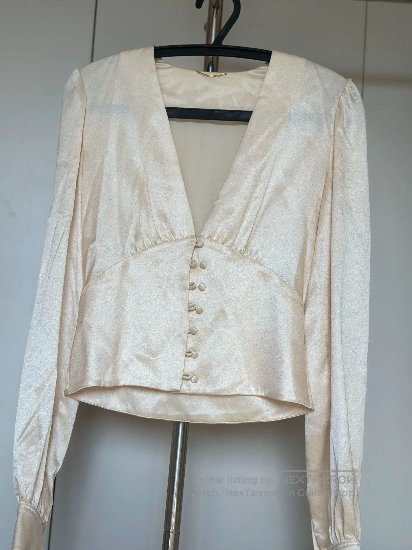 Saint Laurent Paris Saint Laurent Cream Silk V-Neck Blouse. Size XXS / US 00 / IT 34 - 2 Thumbnail