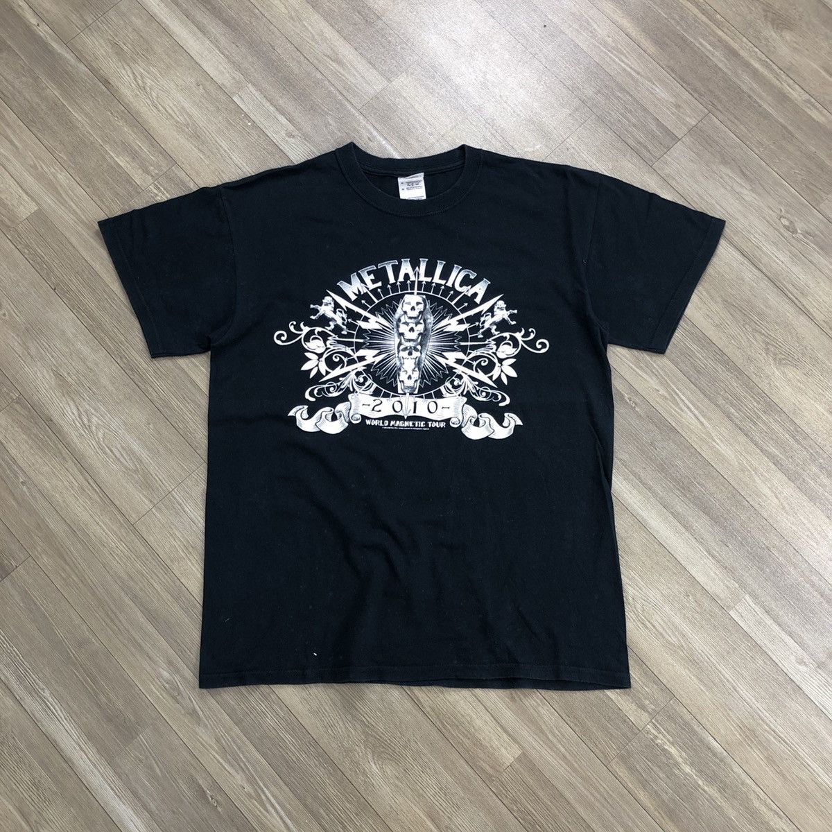 Band Tees × Metallica × Vintage Vintage 2000s Metallica "World Magical Tour" Band Tee Size US M / EU 48-50 / 2 - 1 Thumbnail