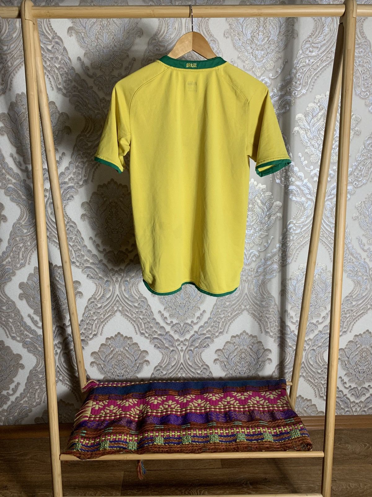 Nike VINTAGE NIKE BRAZIL RETRO SOCCER JERSEY NEYMAR VINI Y2K 90s Size US S / EU 44-46 / 1 - 7 Thumbnail