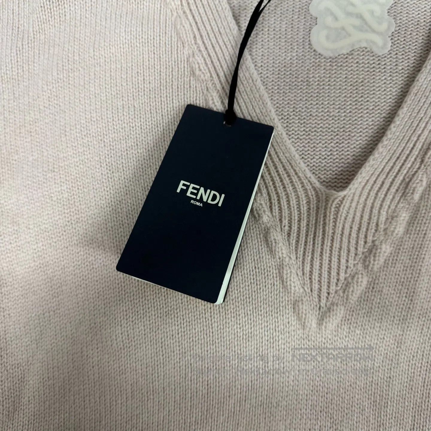 Fendi FENDI V-neck, double F-pattern jacquard design, cashmere k Size S / US 4 / IT 40 - 4 Thumbnail