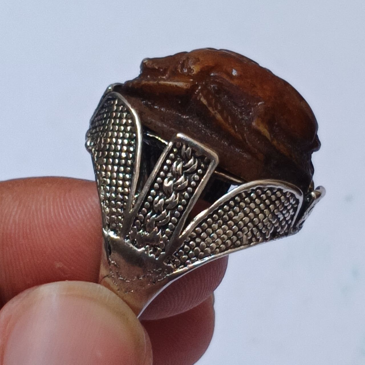 Sterling Silver Silver-plated vintage ring with carved brown stone, Size ONE SIZE - 3 Thumbnail