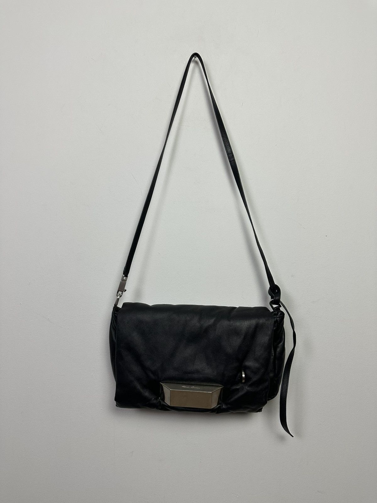 Rick Owens FW22 ‘STROBE’ Beveled Pillow Bag Size ONE SIZE - 1 Thumbnail