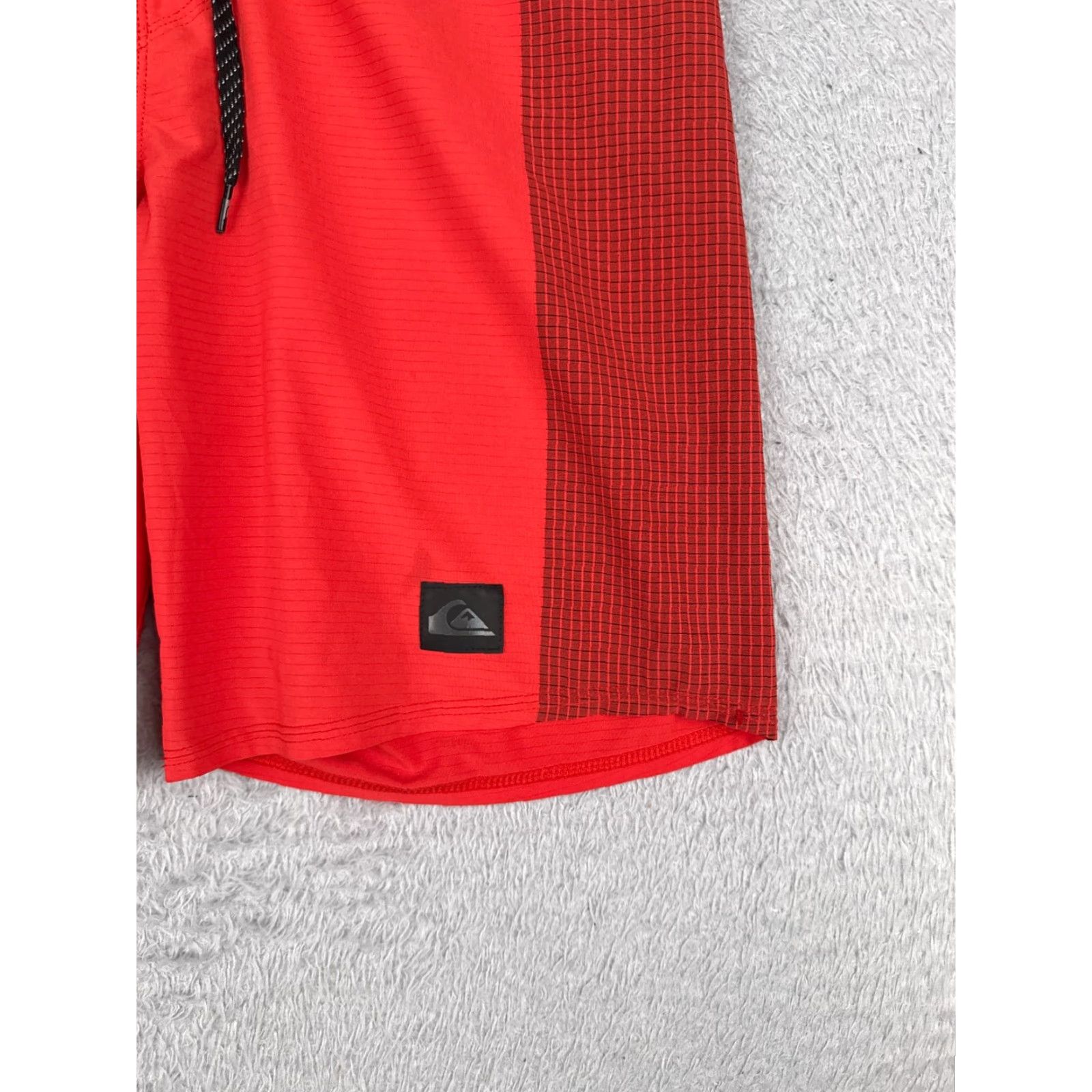 Quiksilver Quiksilver Shorts Mens 32 Red Pockets Board Polyester 32x9 Size US 32 / EU 48 - 2 Thumbnail