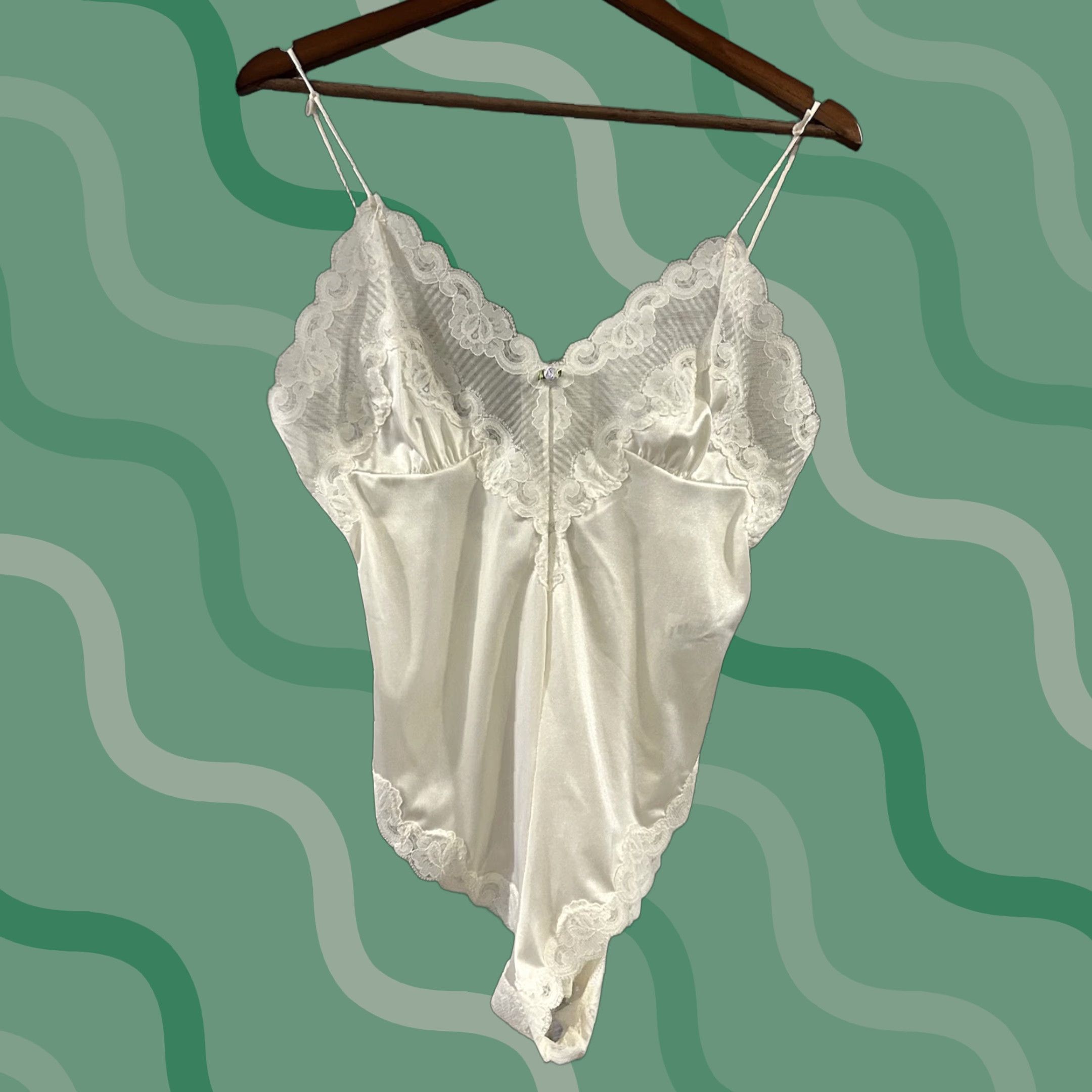 Vintage VINTAGE Dream Away Lingerie Floral Lace Bodysuit Romper Size S USA White Nylon Womens? (note: gender not specified) Size S / US 4 / IT 40 - 1 Thumbnail