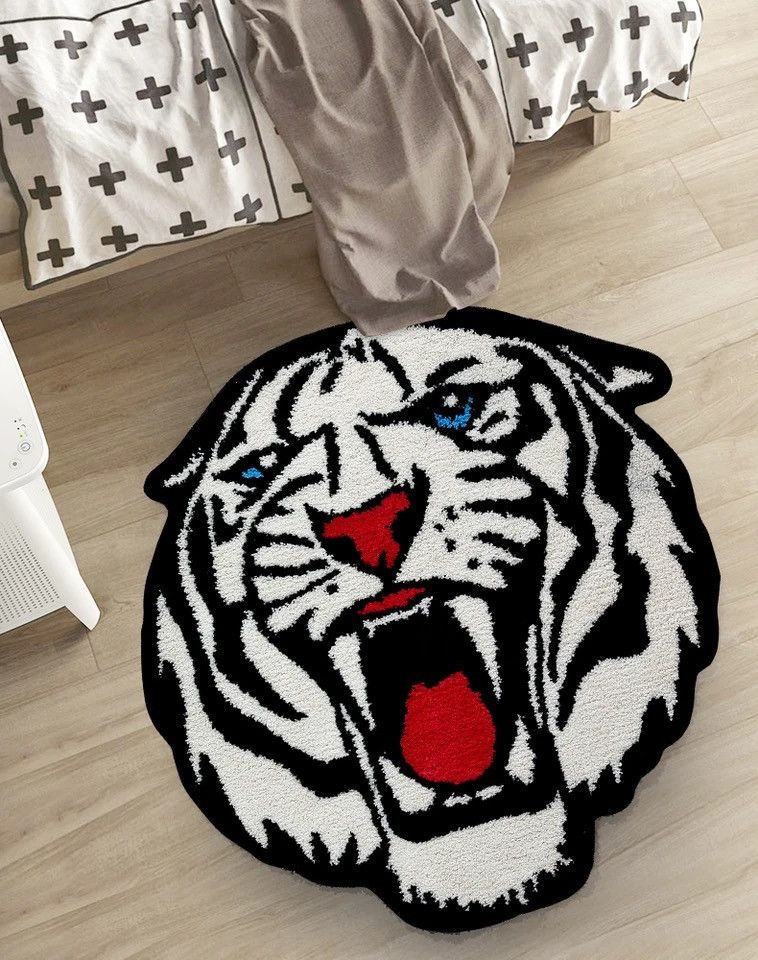White Tiger Mat Home