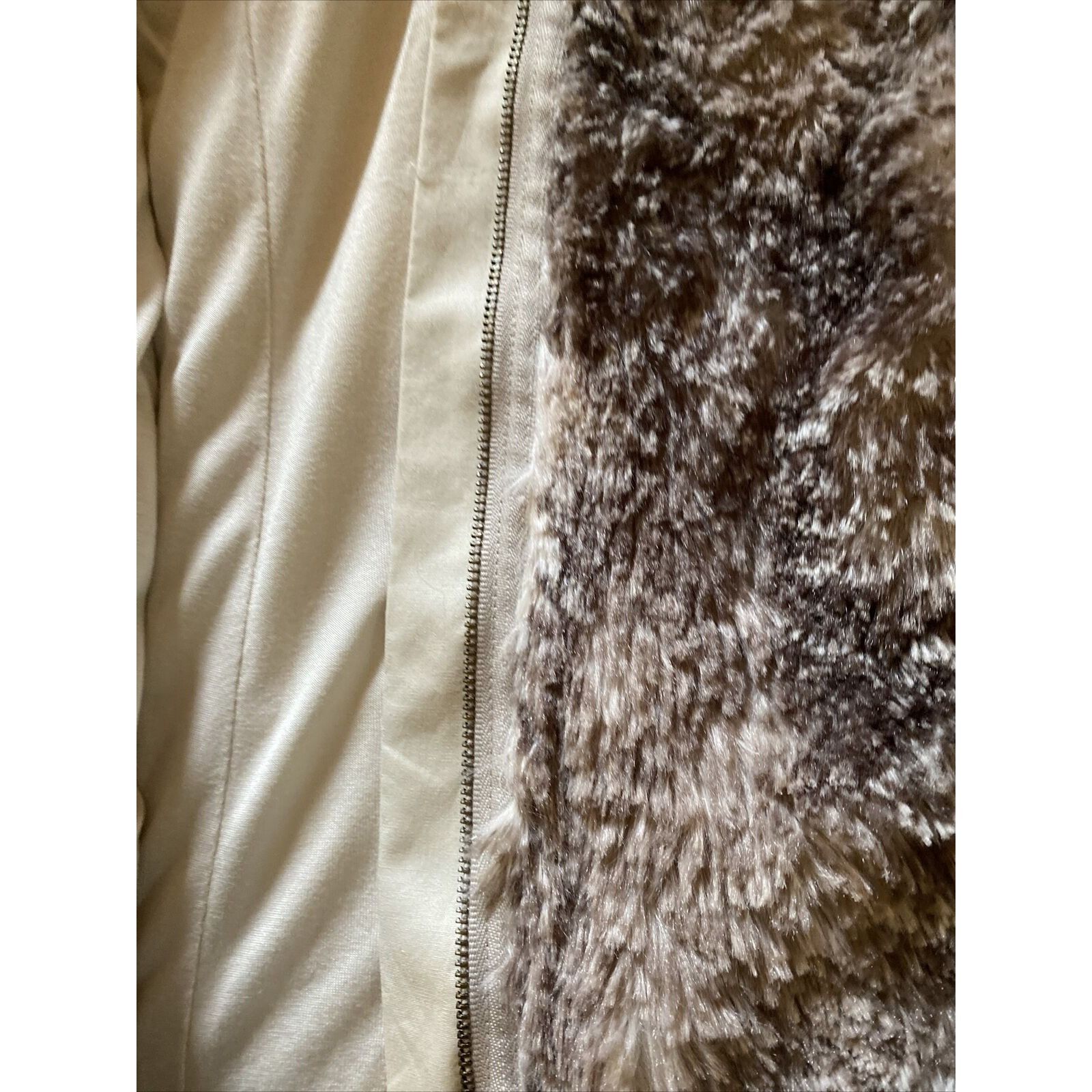 Designer Cabi Womens Aspen Faux Fur Vest Women's SMALL Full Zip Tan B Size S / US 4 / IT 40 - 12 Thumbnail