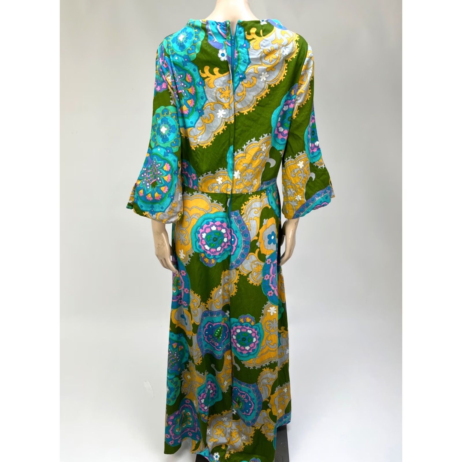 Vintage VINTAGE 70s Dress Green Bee Apple Print Shift Sleeveless Hawaii Party Mini Alice M Size 4XL / US 24-26 - 6 Thumbnail