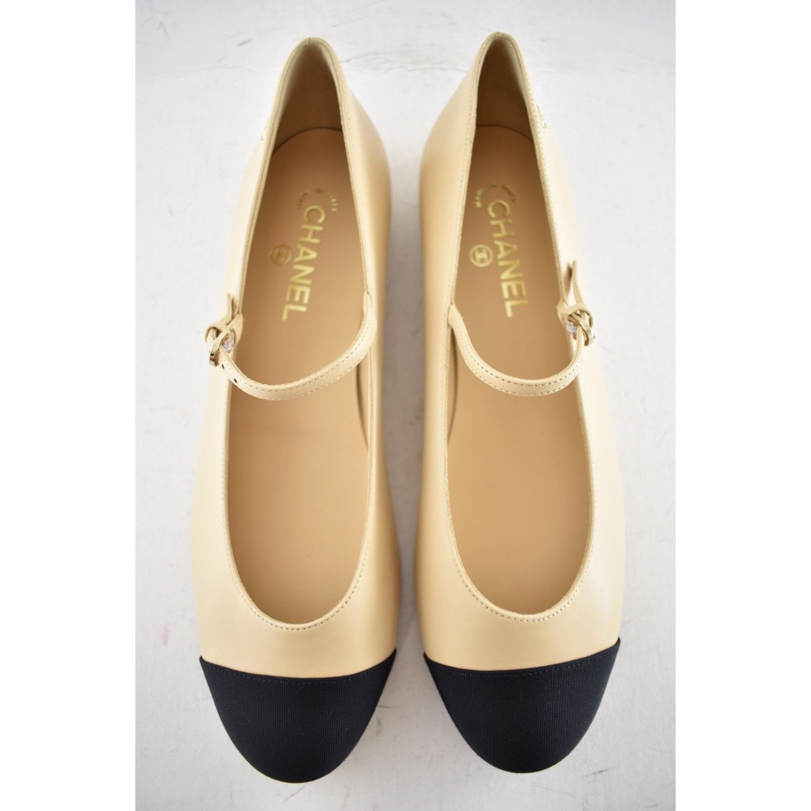 Chanel Chanel 24A Beige Leather Black Logo Mary Jane Ballerina 41.5 Size US 11.5 / IT 41.5 - 11 Thumbnail