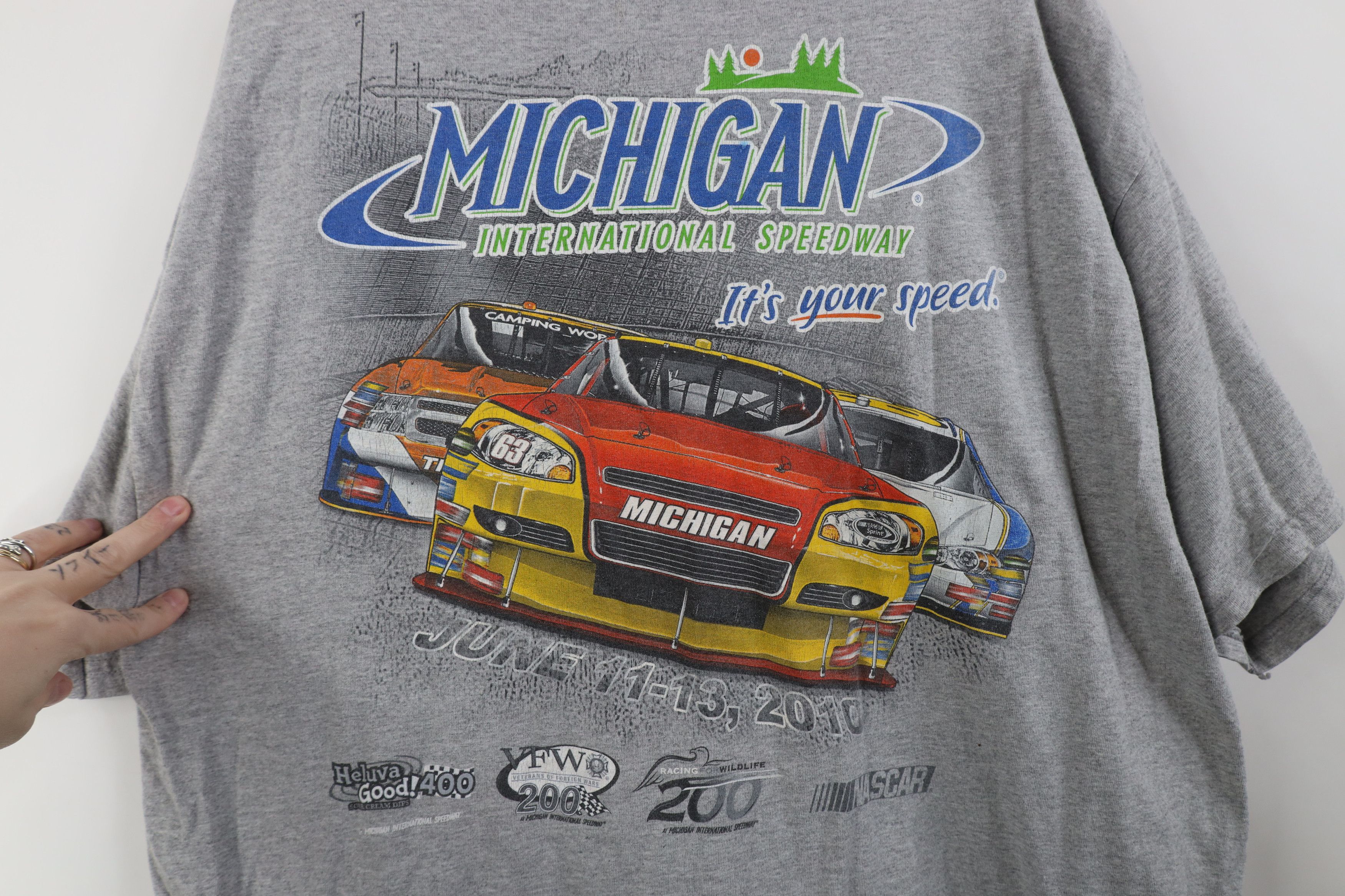 Vintage Vintage Y2K NASCAR Michigan International Speedway T-Shirt Size US XL / EU 56 / 4 - 11 Thumbnail